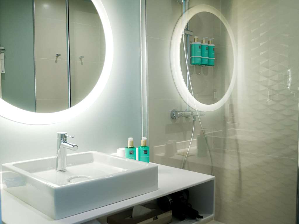 Hotel Novotel Monte Carlo Room Type - Riviera Executive Room with Balcony Hotel Novotel Monte Carlo Room Type - Riviera Executive Room with Balcony