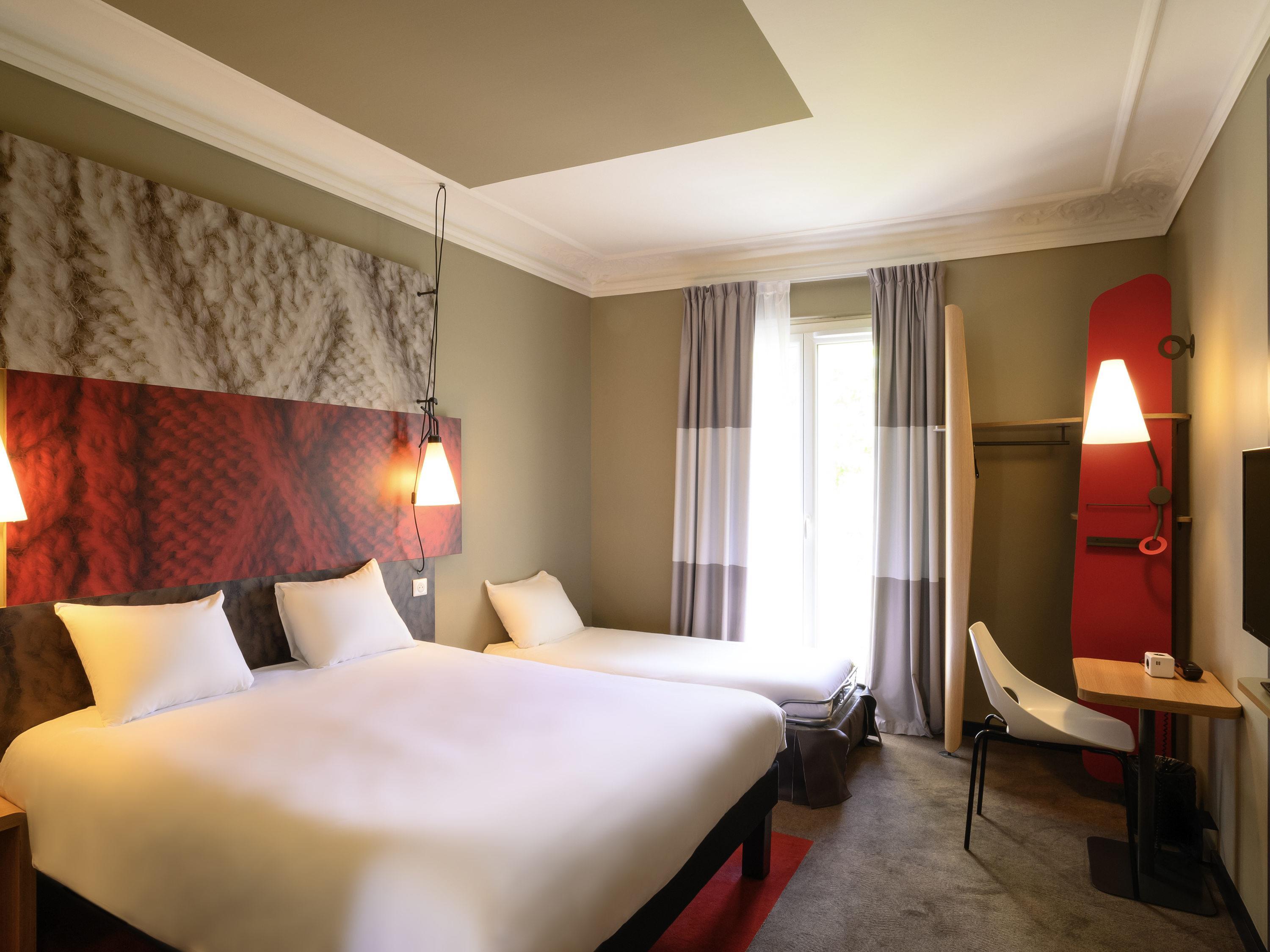 IBIS PARIS TOUR MONTPARNASSE Room Type - Triple Room with 1 double bed and 1 single sofa bed