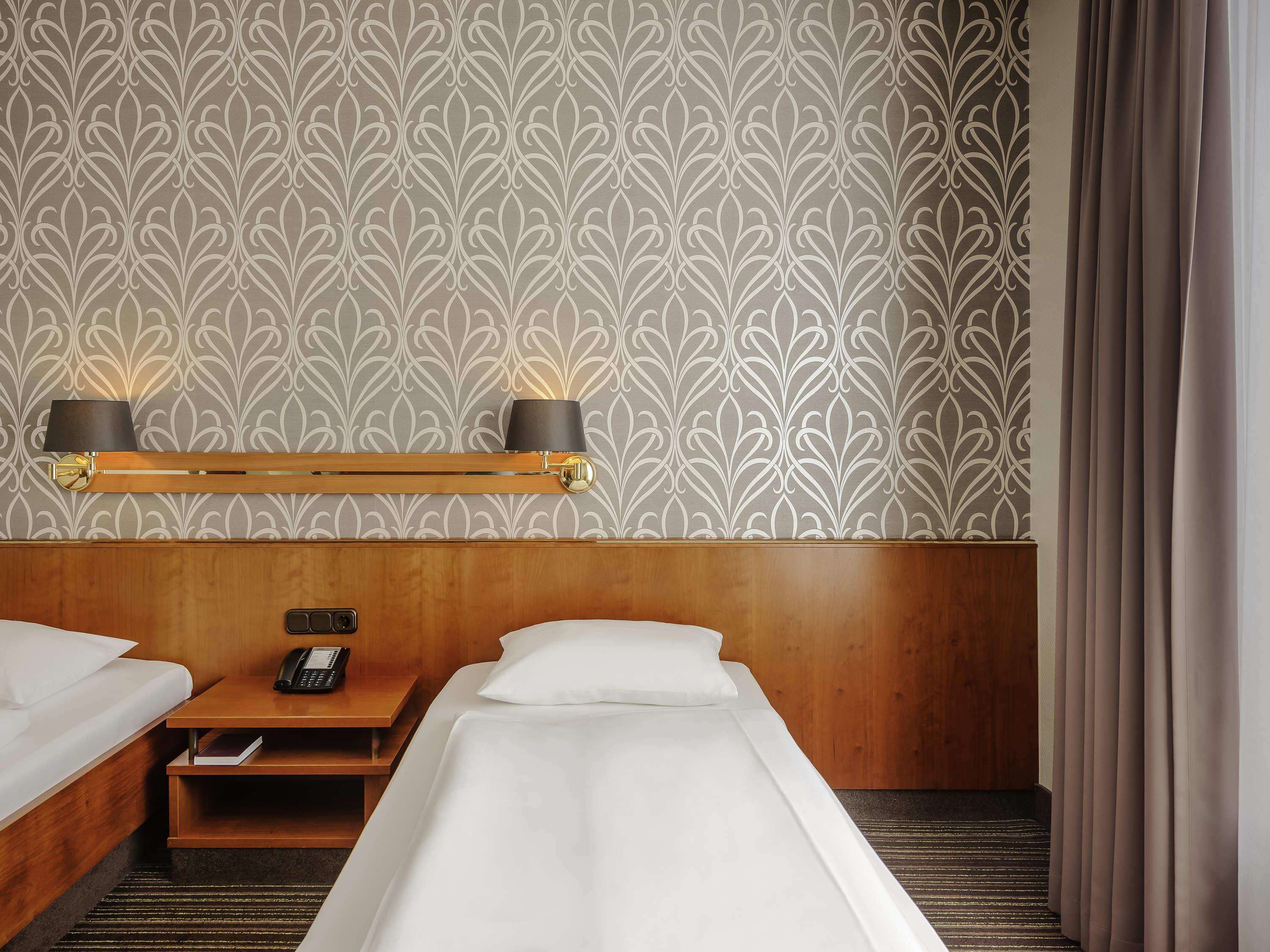 MERCURE TRIER PORTA NIGRA Room Type - Superior Room with 2 single beds and a view of the Porta Nigra