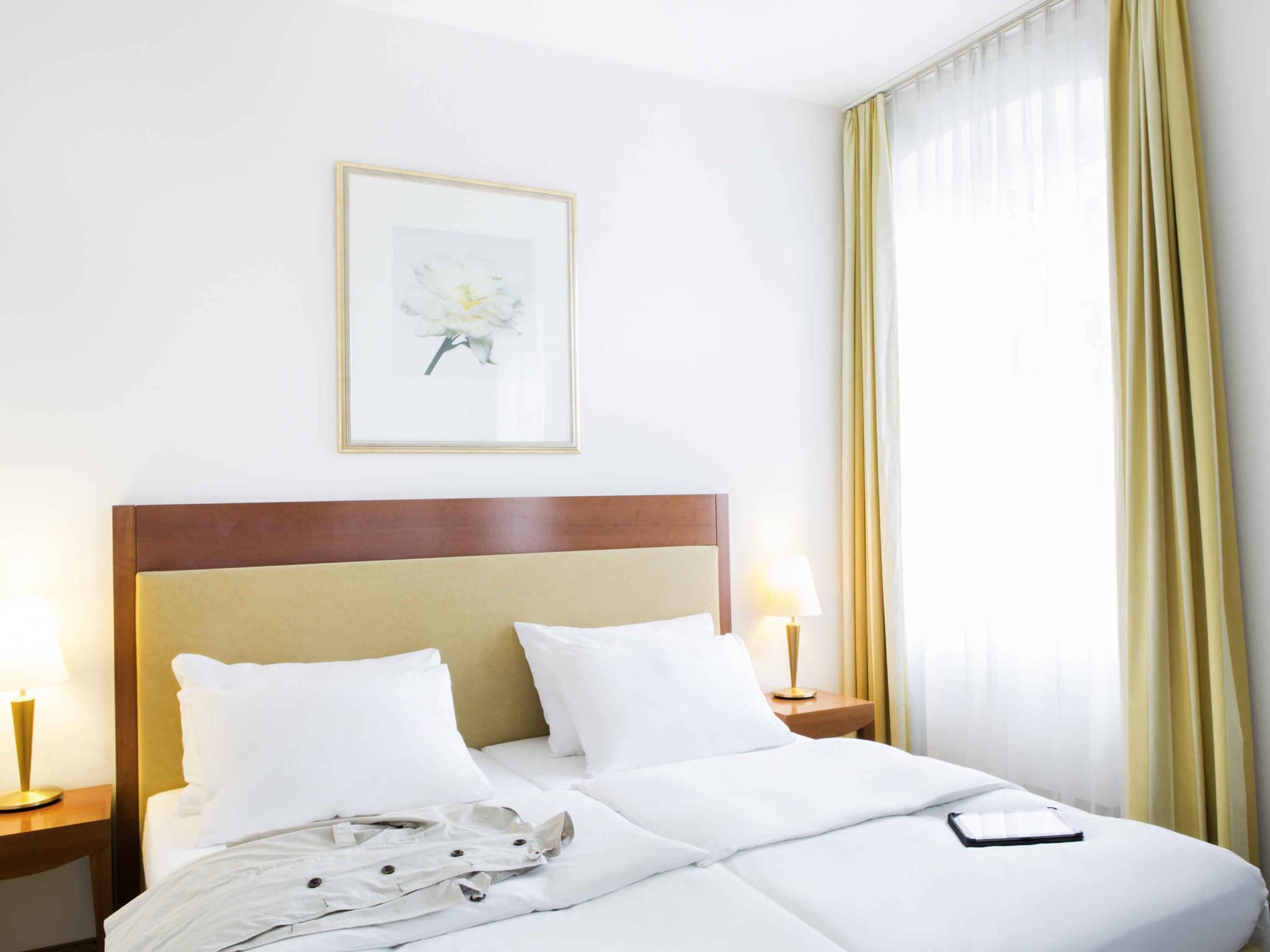 Novotel Hildesheim Room Type - Standard Room with a double bed