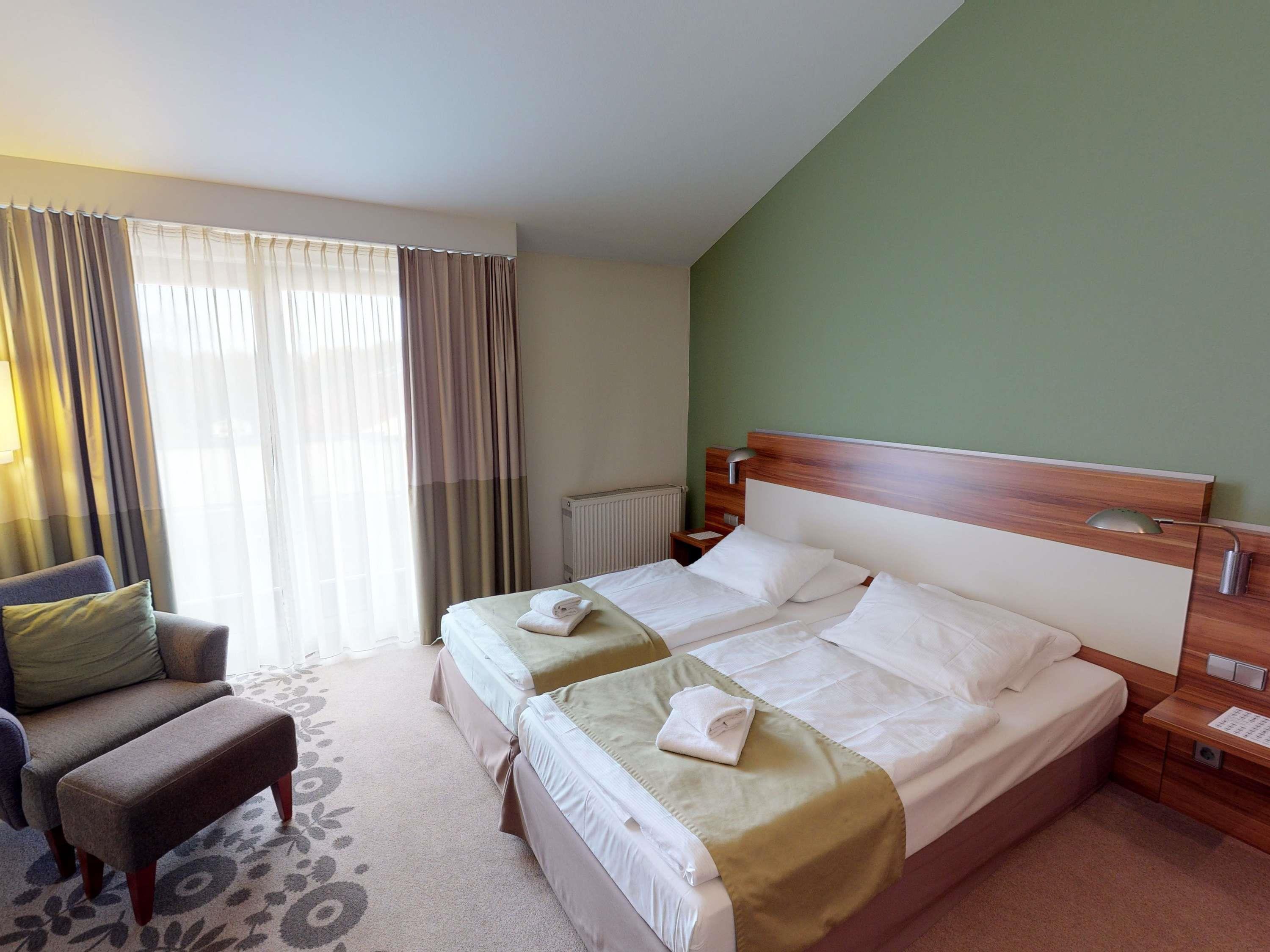 Mercure Tagungs- & Landhotel Krefeld Room Type - Standard Room with king-size bed