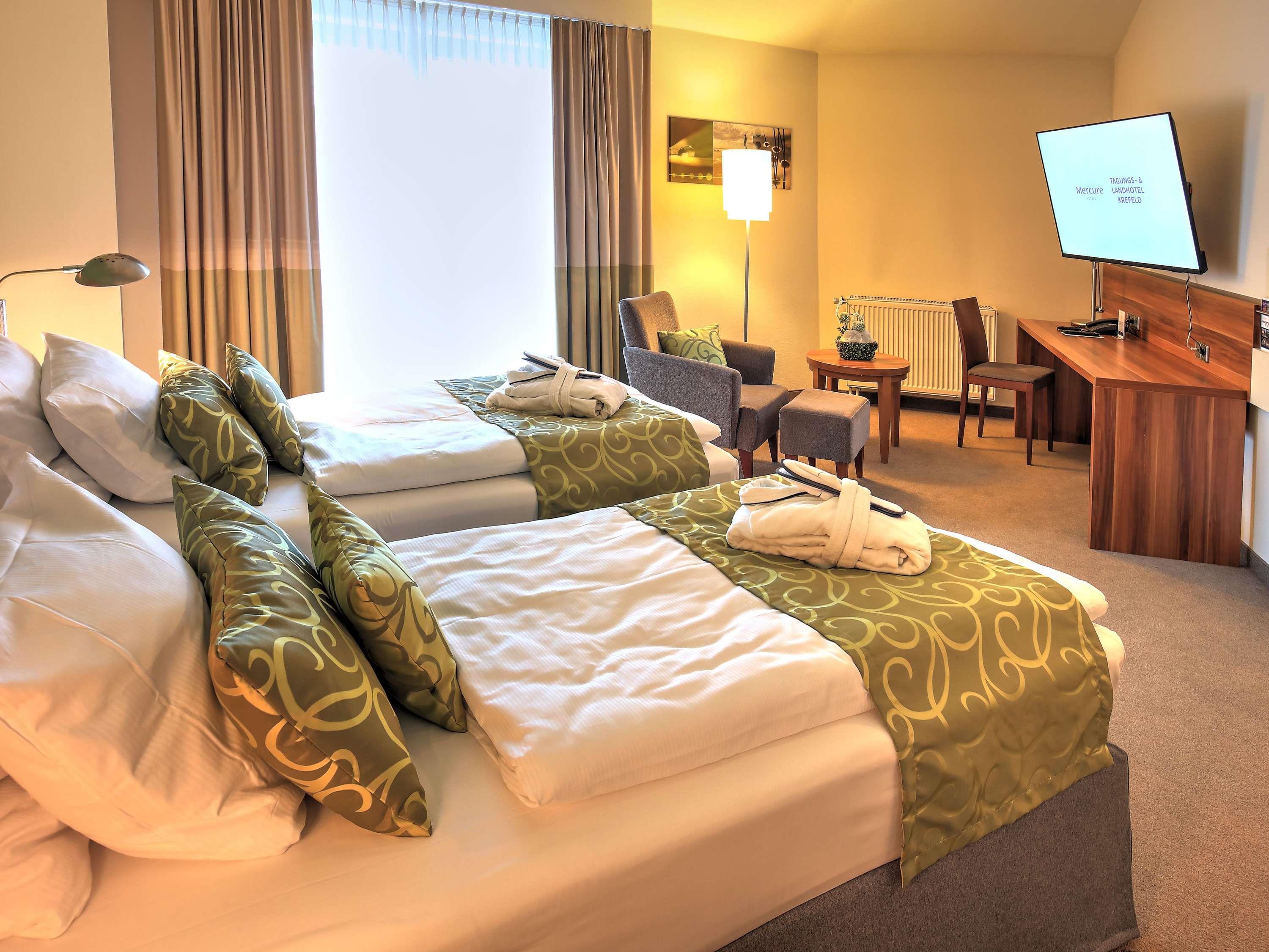 Mercure Tagungs- & Landhotel Krefeld Room Type - Superior Room with 2 Single Size Beds
