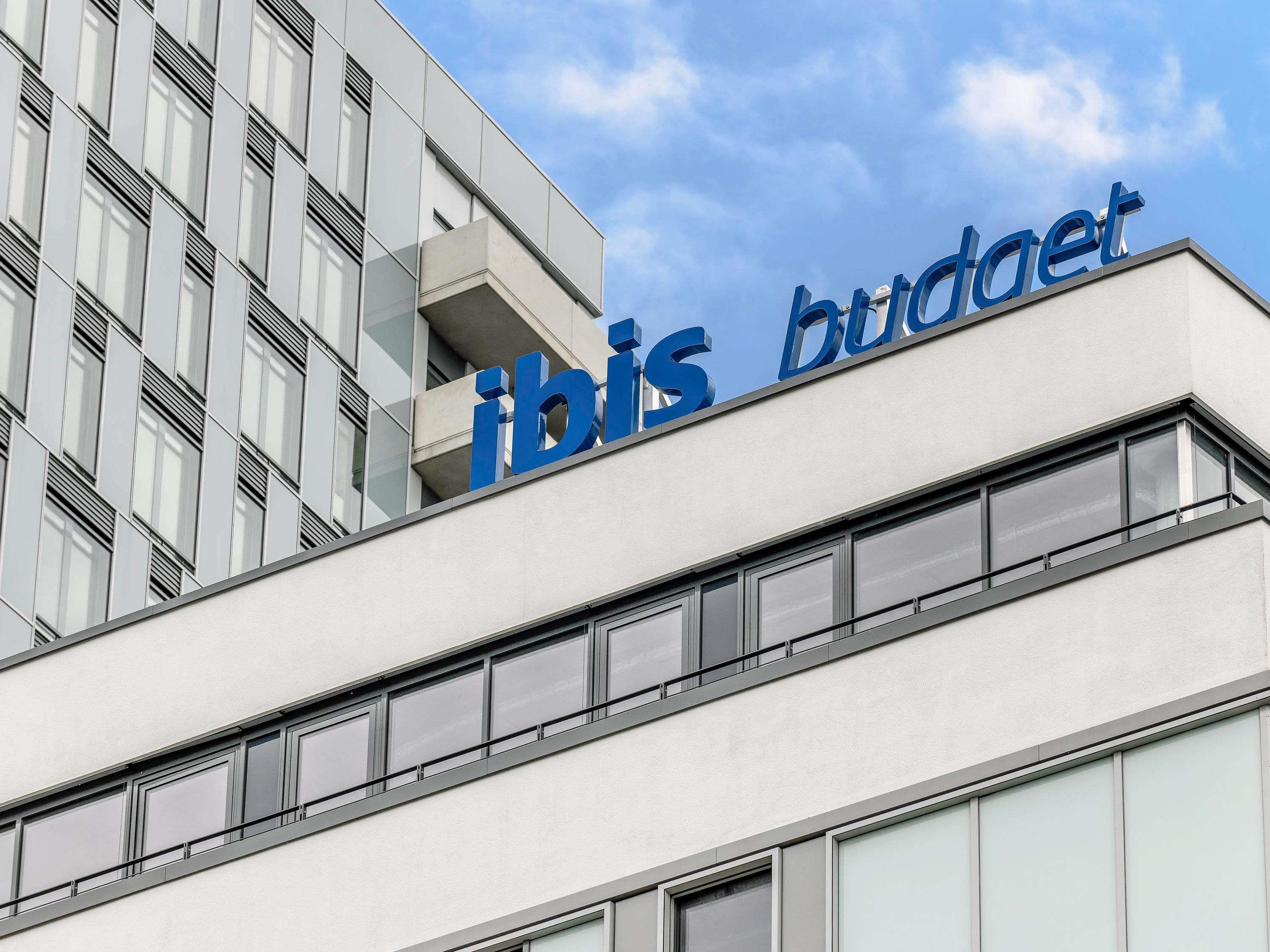 Ibis Budget Berlin Alexanderplatz - Tap to explore photos