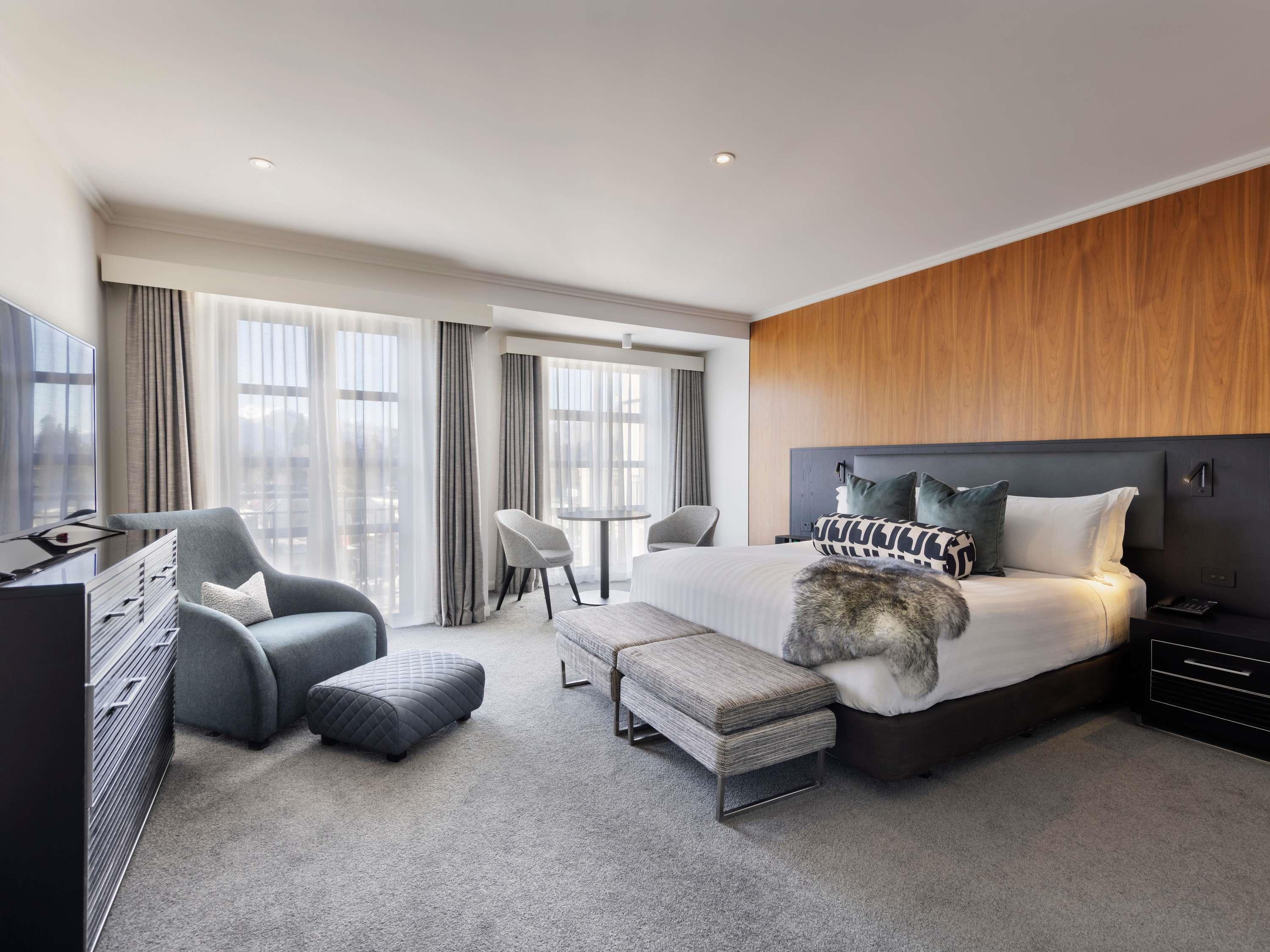 Sofitel Queenstown Hotel And Spa Room Type - SUPERIOR ROOM, 1 King Size Bed, Double Spa Bath, Juliet Balcony Sofitel Queenstown Hotel And Spa Room Type - SUPERIOR ROOM, 1 King Size Bed, Double Spa Bath, Juliet Balcony