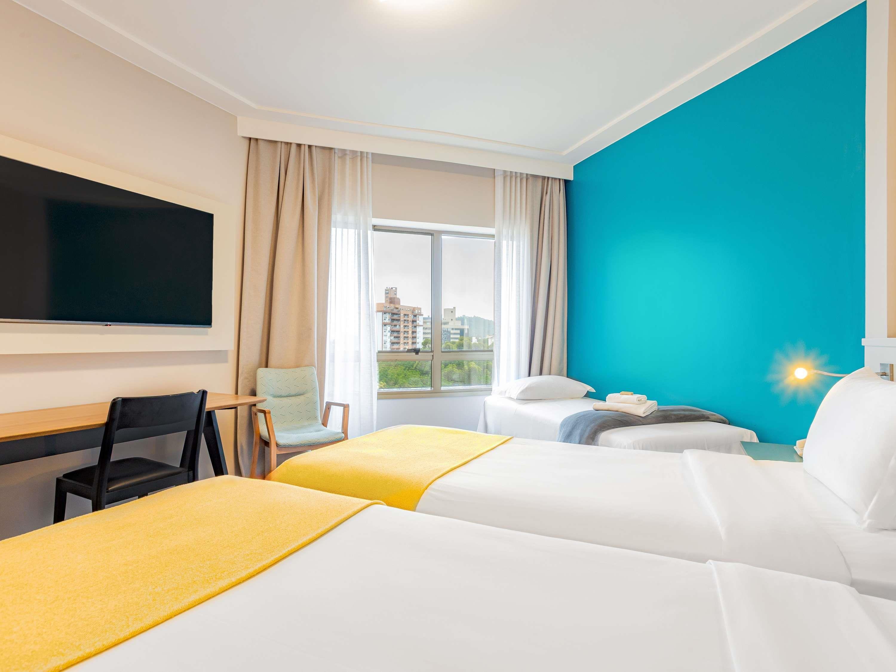 Mercure Florianópolis Room Type - Executive apartment with two single beds, upper floor, modern design