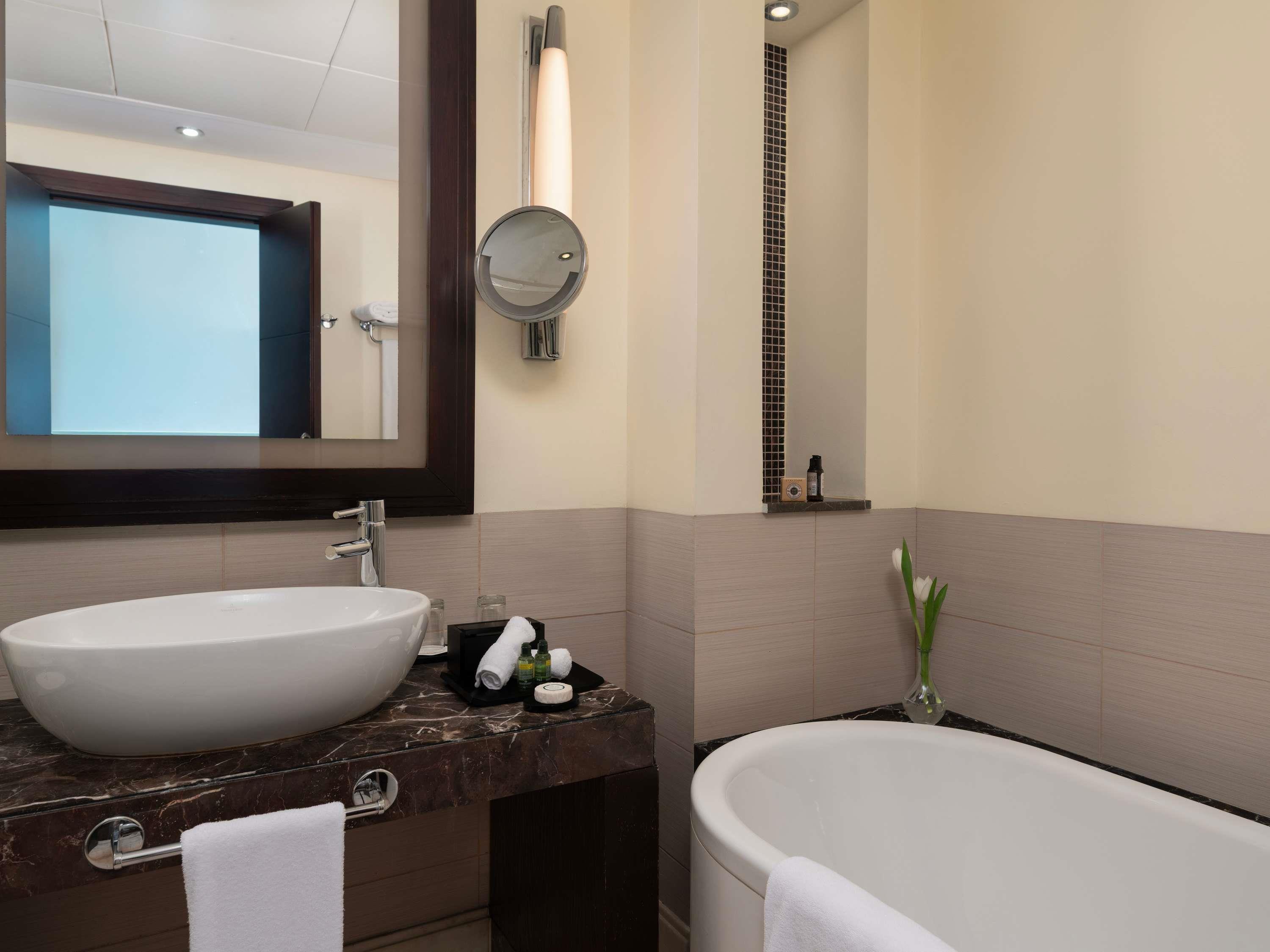 Sofitel Al Khobar The Corniche Room Type - SUPERIOR ROOM,1 Queen Size Bed, City View Sofitel Al Khobar The Corniche Room Type - SUPERIOR ROOM,1 Queen Size Bed, City View