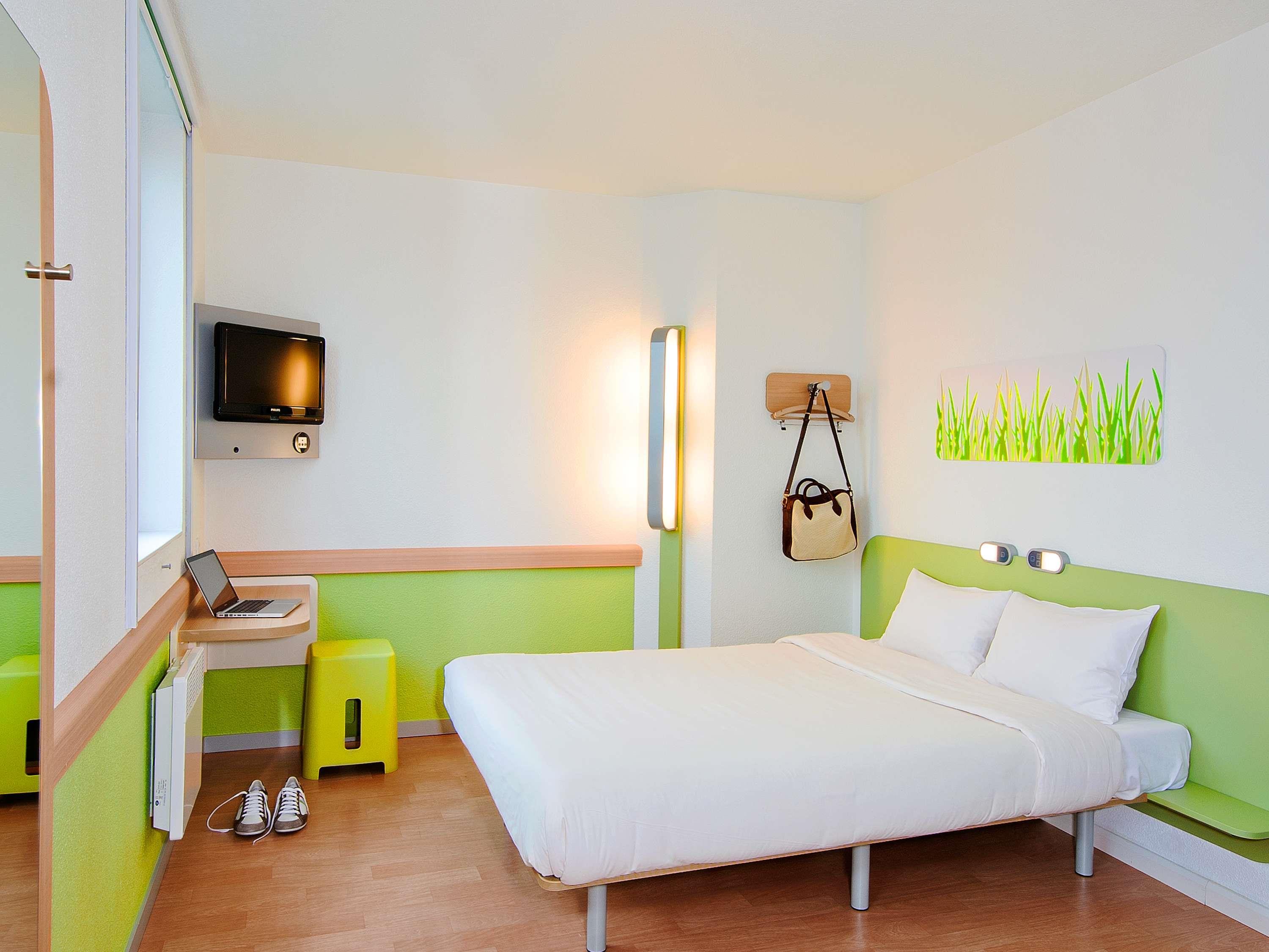 IBIS BUDGET LEEDS CENTRE Room Type - Room with a double bed