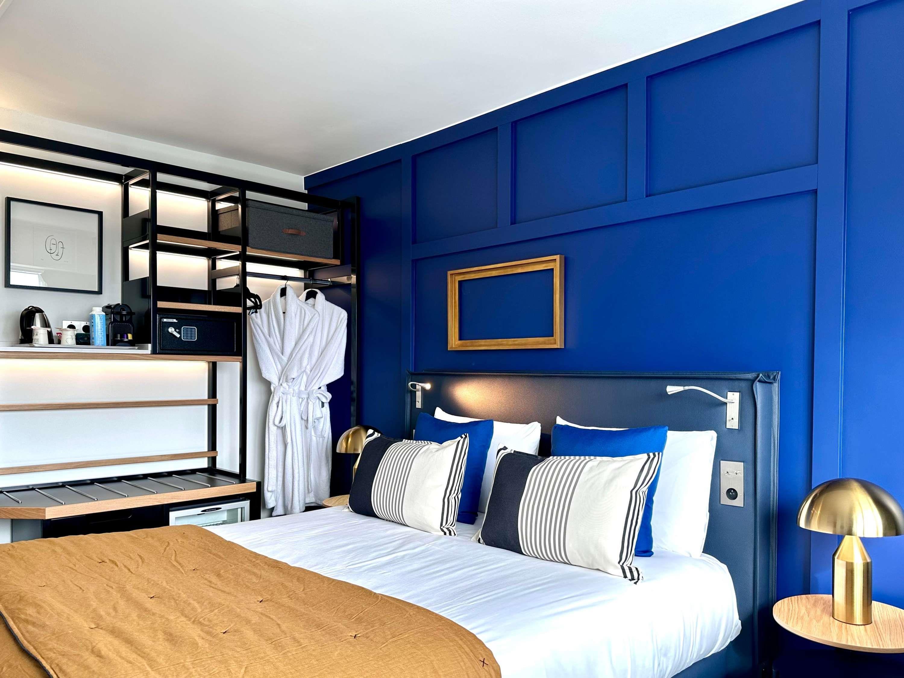 Mercure P Room Type - Privilege Room with 1 double bed, town side