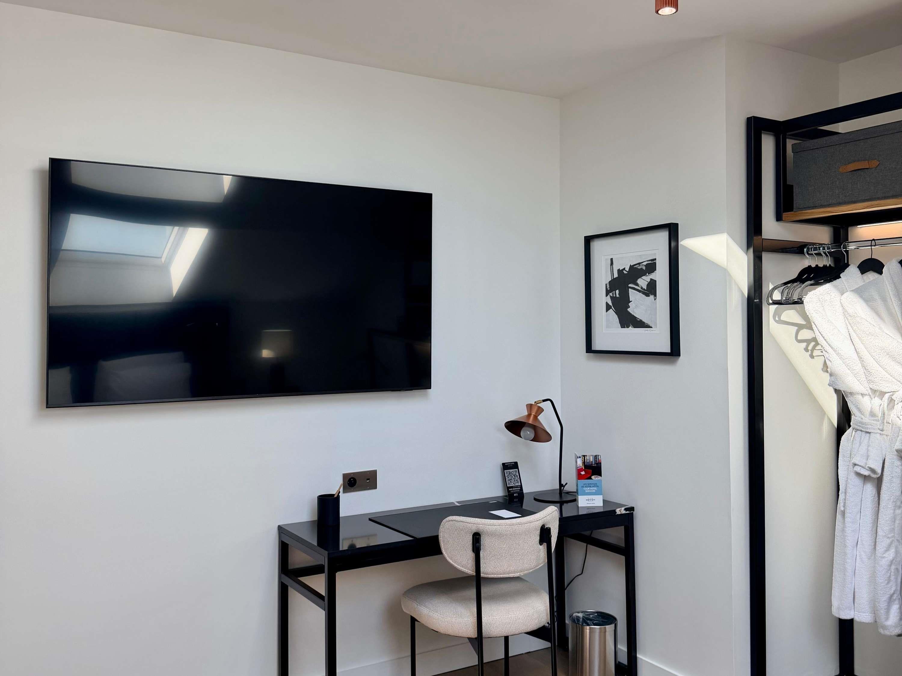 Mercure P Room Type - Junior Suite with 1 king-size bed and balcony