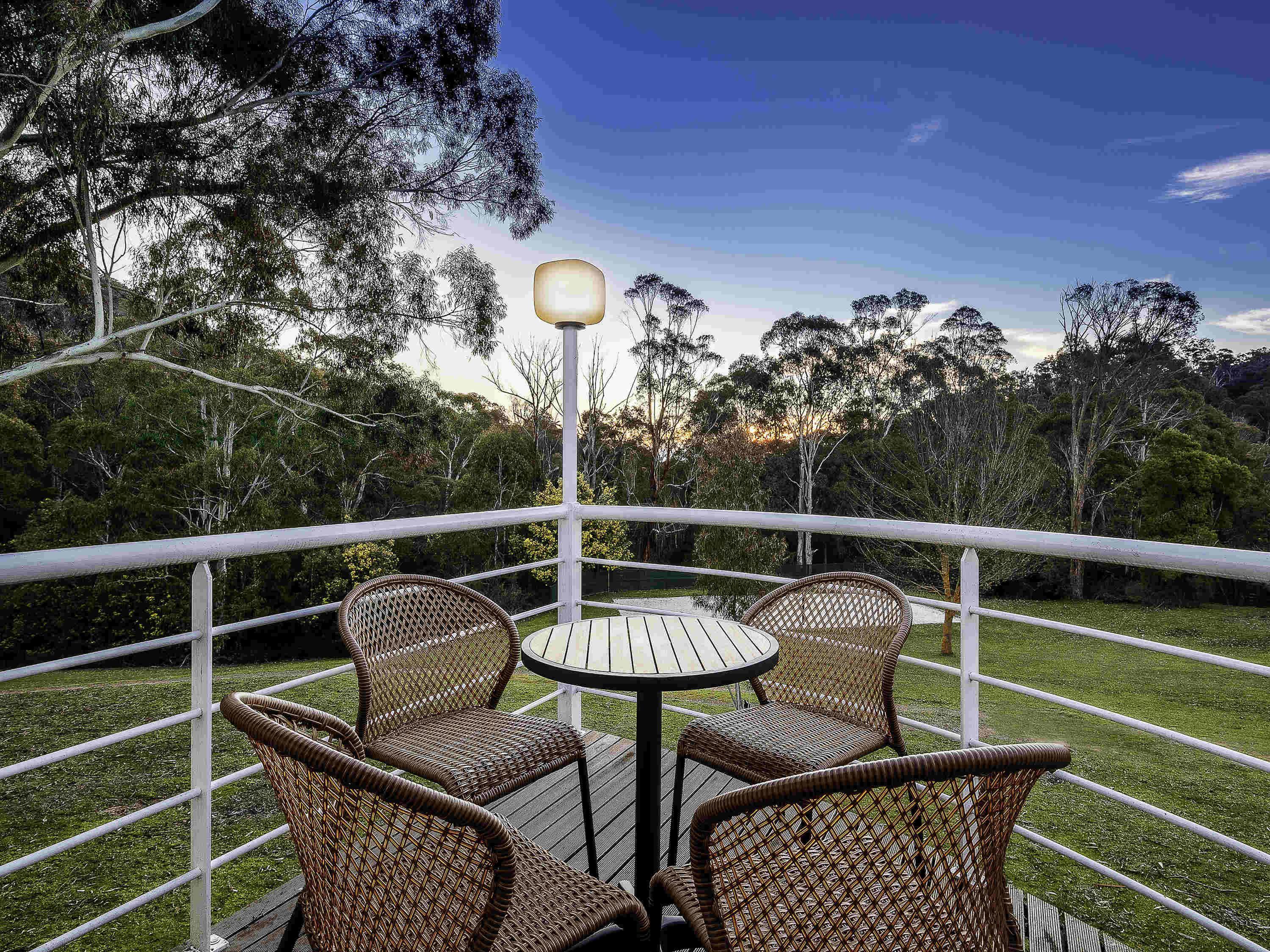 The Sebel Pinnacle Valley Resort Room Type - 2 Bedroom Chalet 1 King and 2 Single Beds
