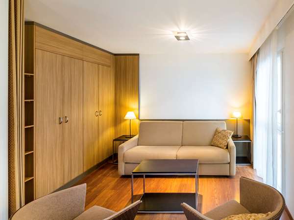 Studio with 1 double bed and 1 sofa bed