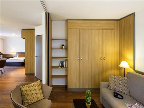 Studio with 1 double bed and 1 sofa bed