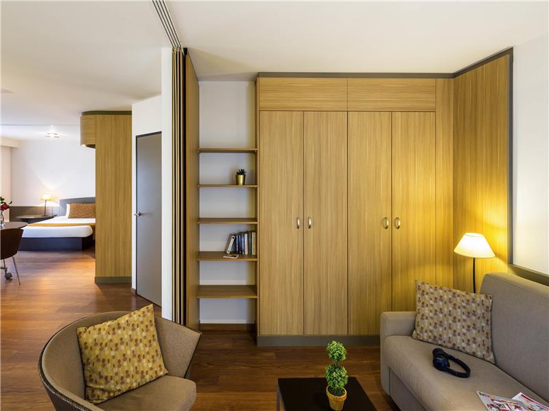 Studio with 1 double bed and 1 sofa bed