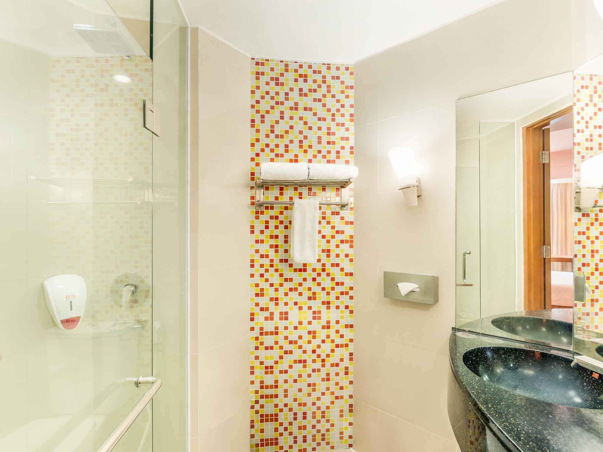 ibis Semarang Simpang Lima Room Type - Standard 2 single beds