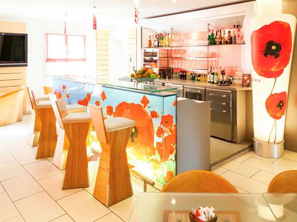 On-Site,Bar/Lounge