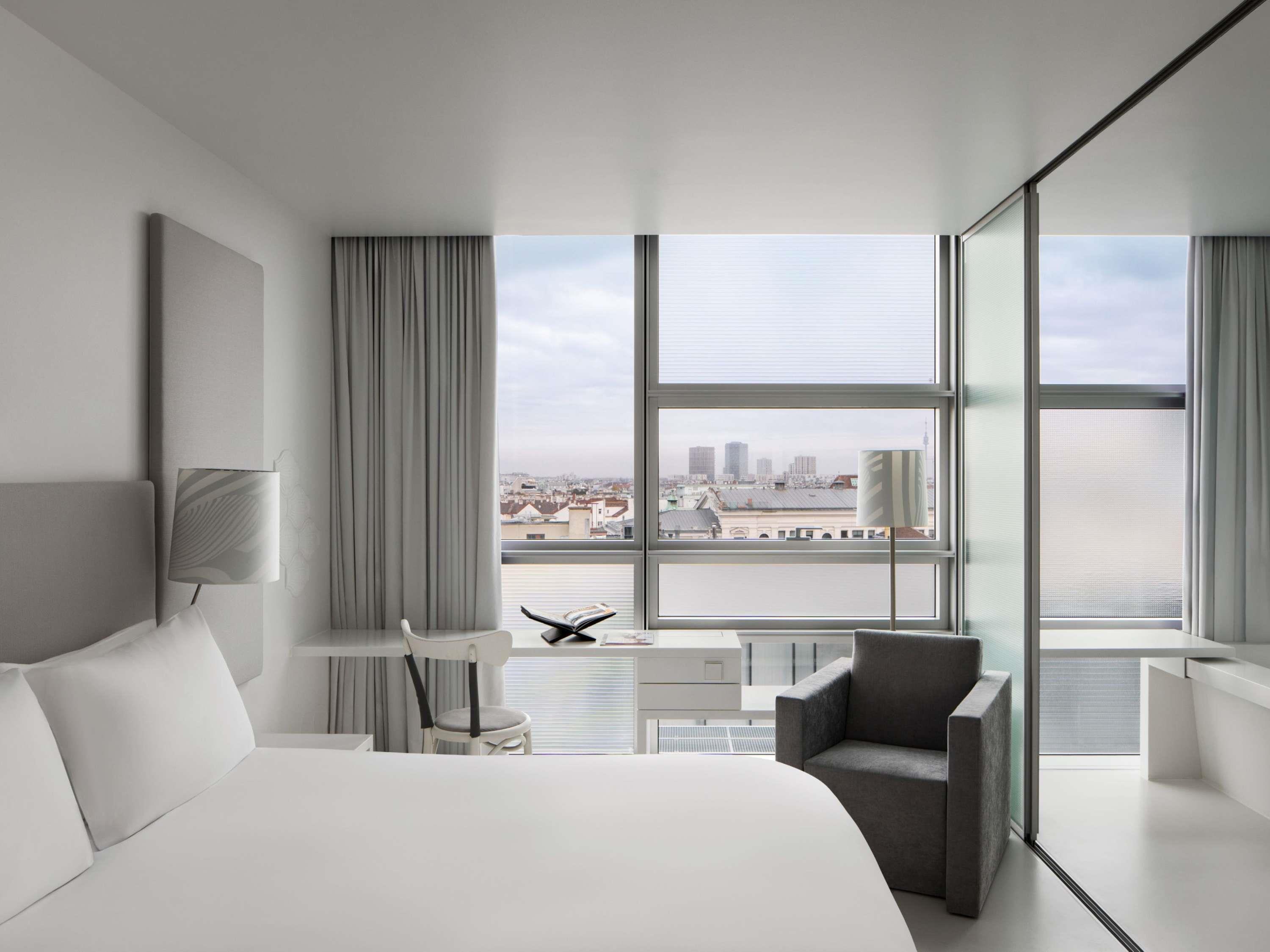 SO/ Vienna Room Type - Classic room - view of the Ferris wheel, lower floors, queen-size bed SO/ Vienna Room Type - Classic room - view of the Ferris wheel, lower floors, queen-size bed