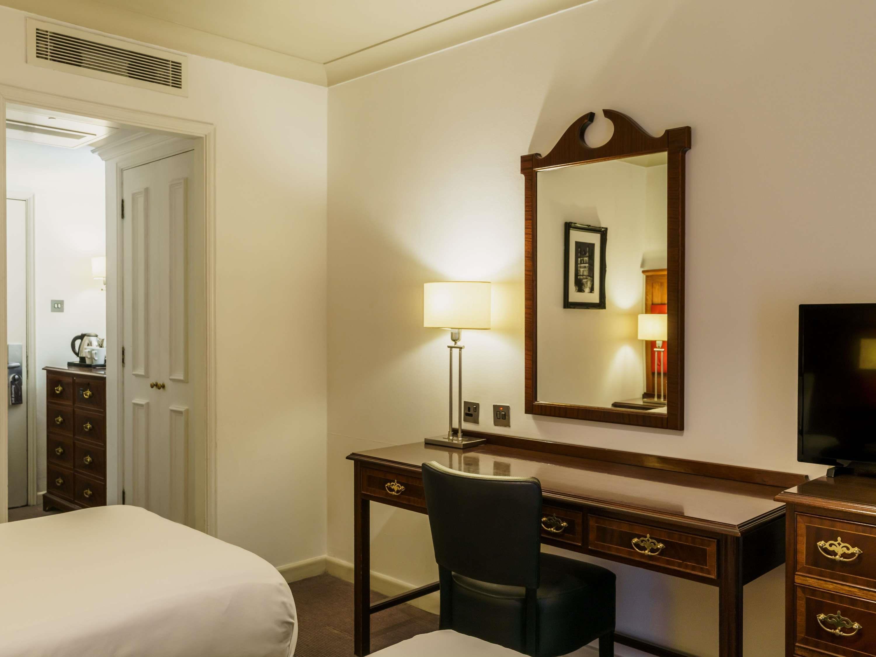 Mercure Exeter Southgate Hotel Room Type - Standard Room with 2 single beds