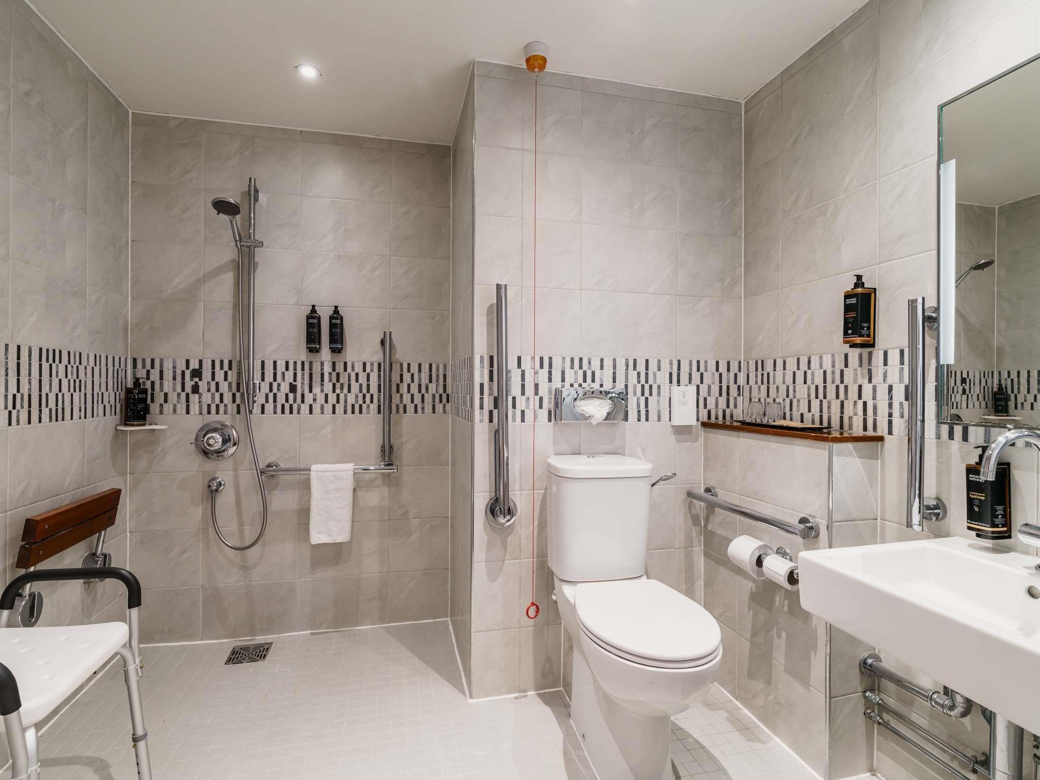 Mercure Exeter Southgate Hotel Room Type - Classic Family Guestroom