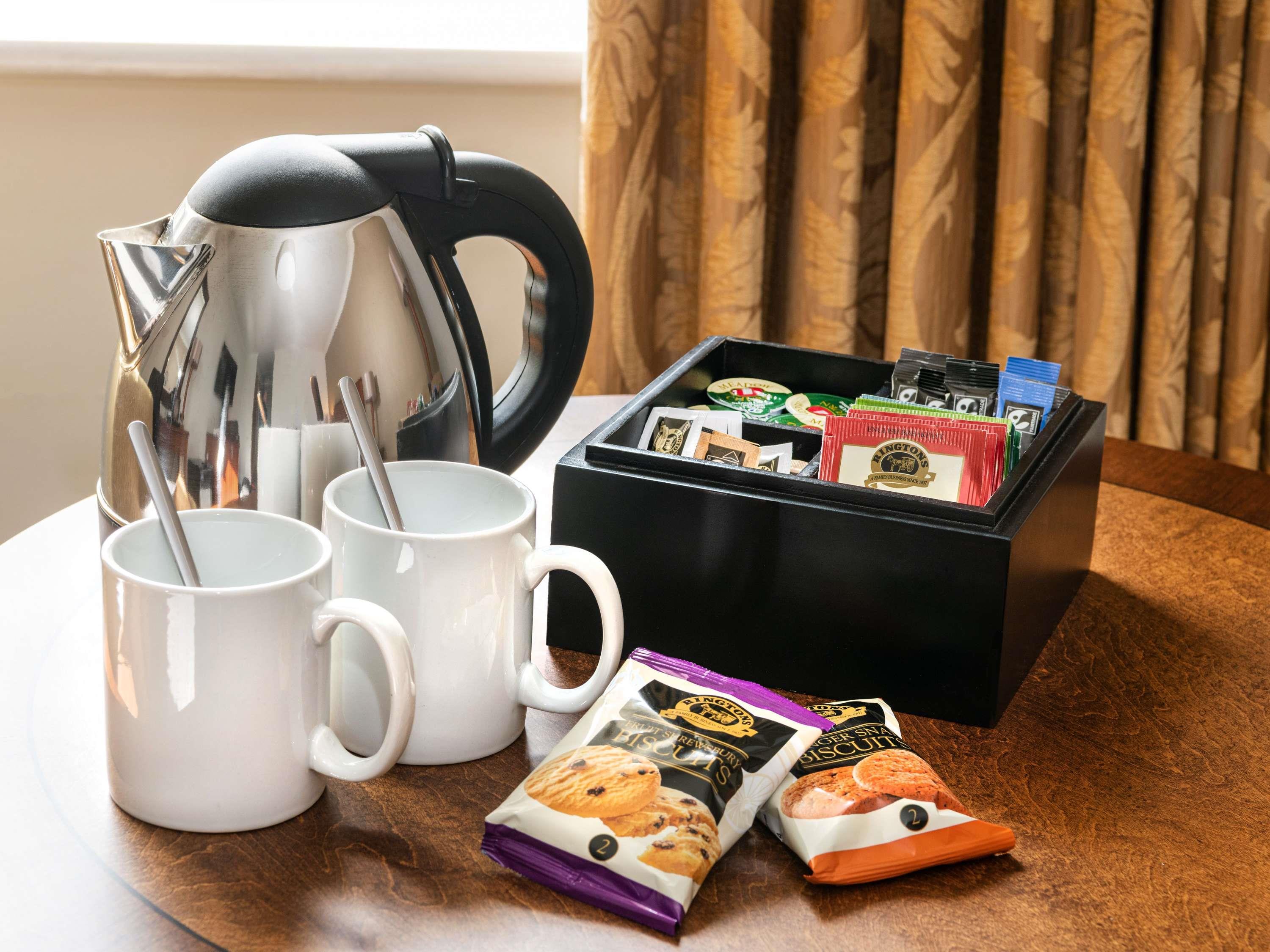 Mercure Manchester Norton Grange Hotel & Spa Room Type - Family Room for 3 with 1 Double Bed and 1 Pull-out Single Bed