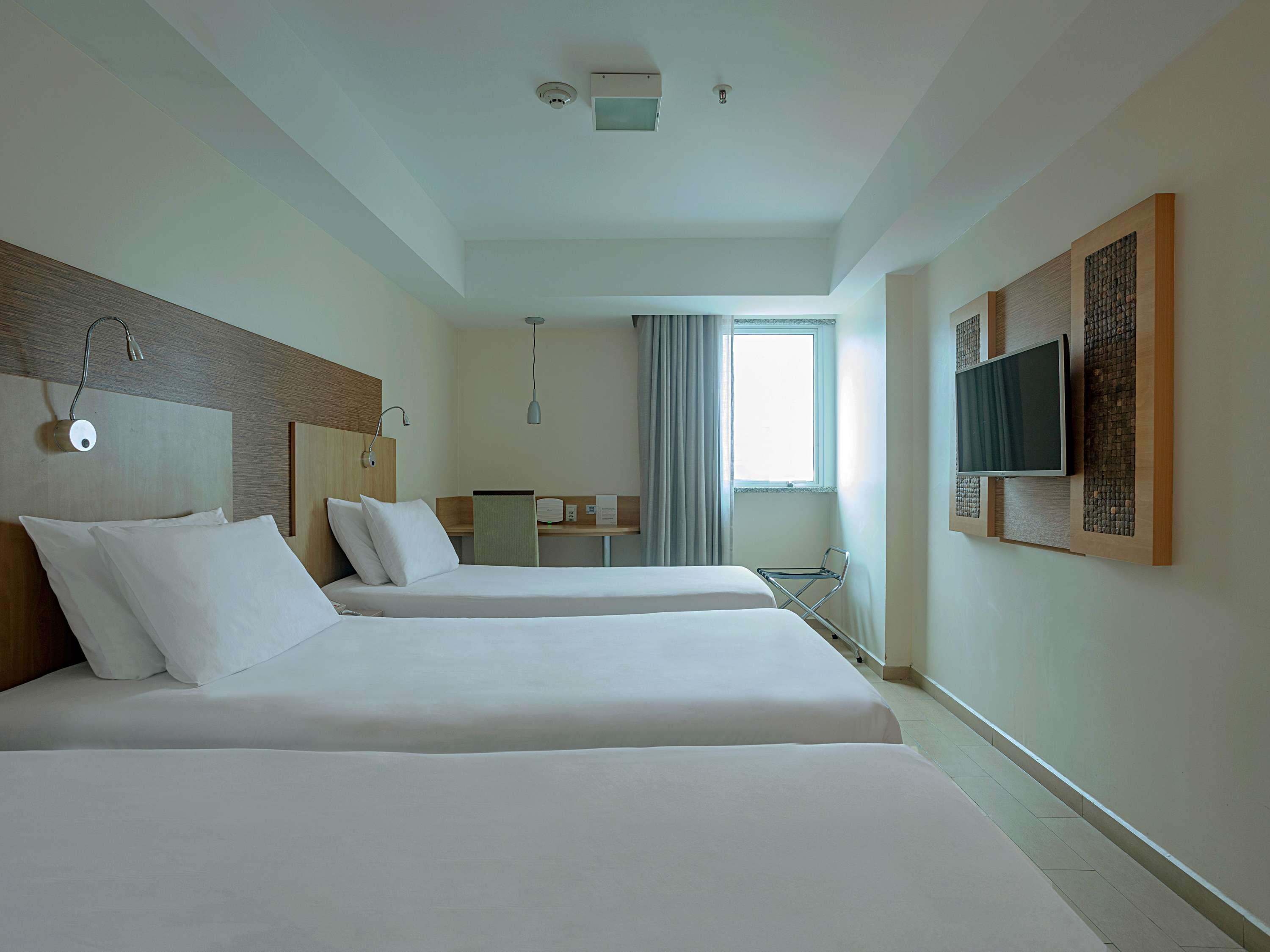 Mercure Maceio Pajucara Hotel Room Type - Standard room with 3 single size beds