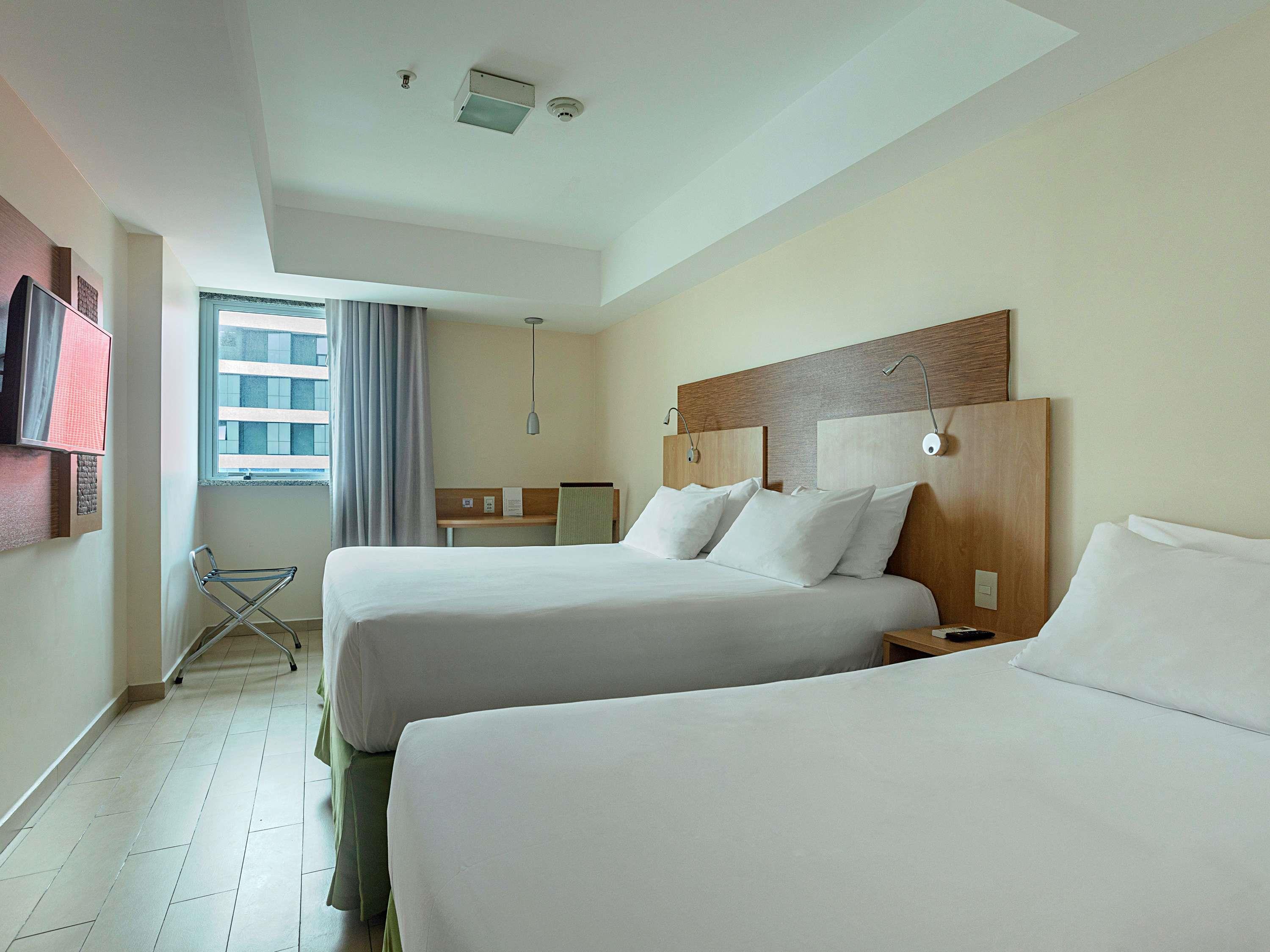 Mercure Maceio Pajucara Hotel Room Type - Standard Room with 1 double size bed and 1 single size bed Mercure Maceio Pajucara Hotel Room Type - Standard Room with 1 double size bed and 1 single size bed