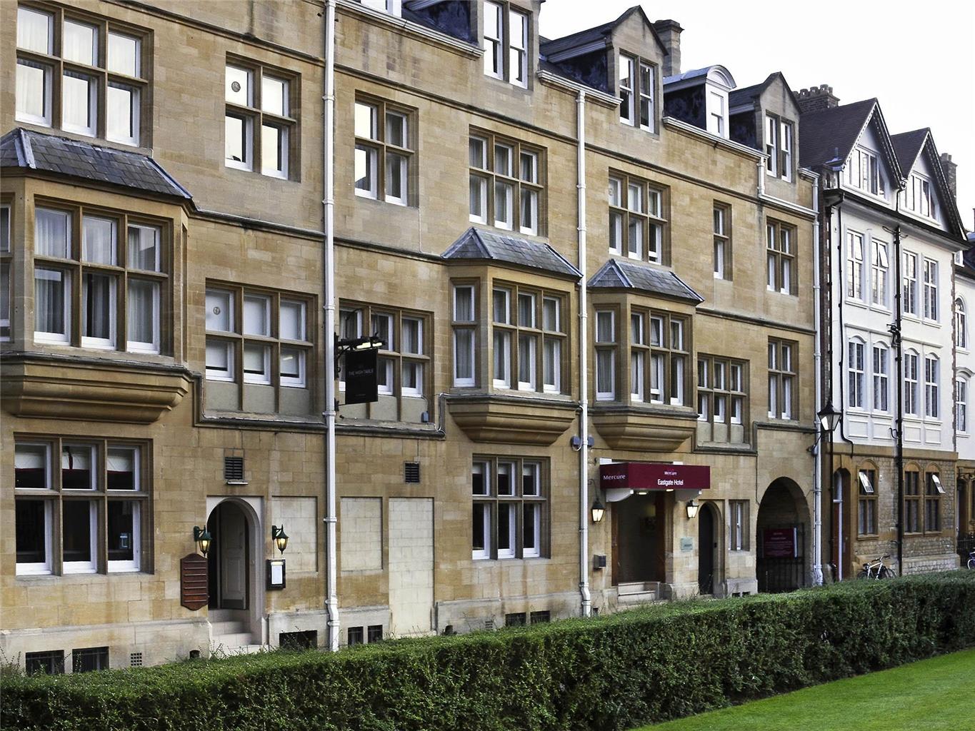 Mercure Eastgate Townhouse