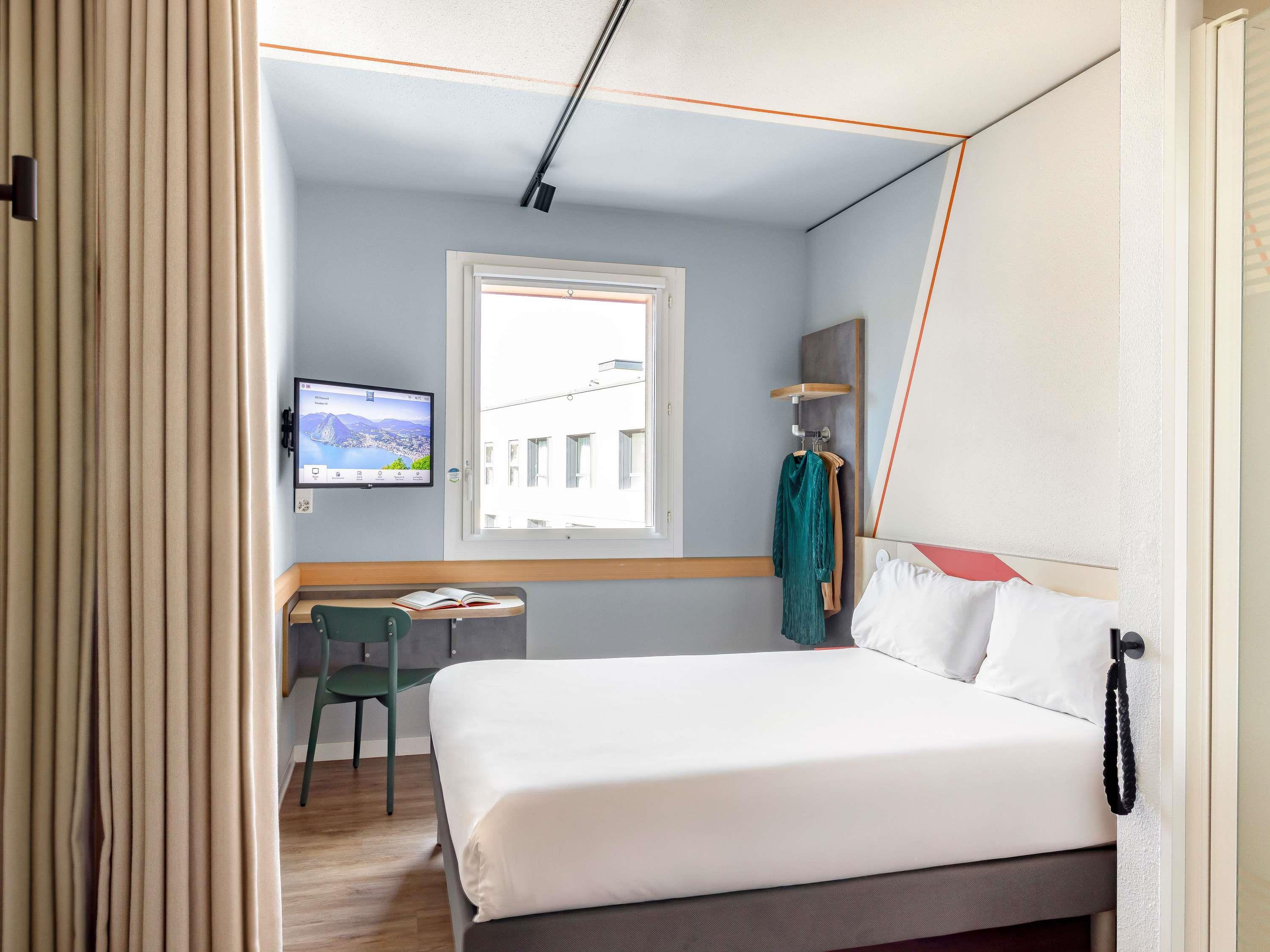 Ibis Budget Lugano Paradiso Room Type - Double room with large bed for 2 people