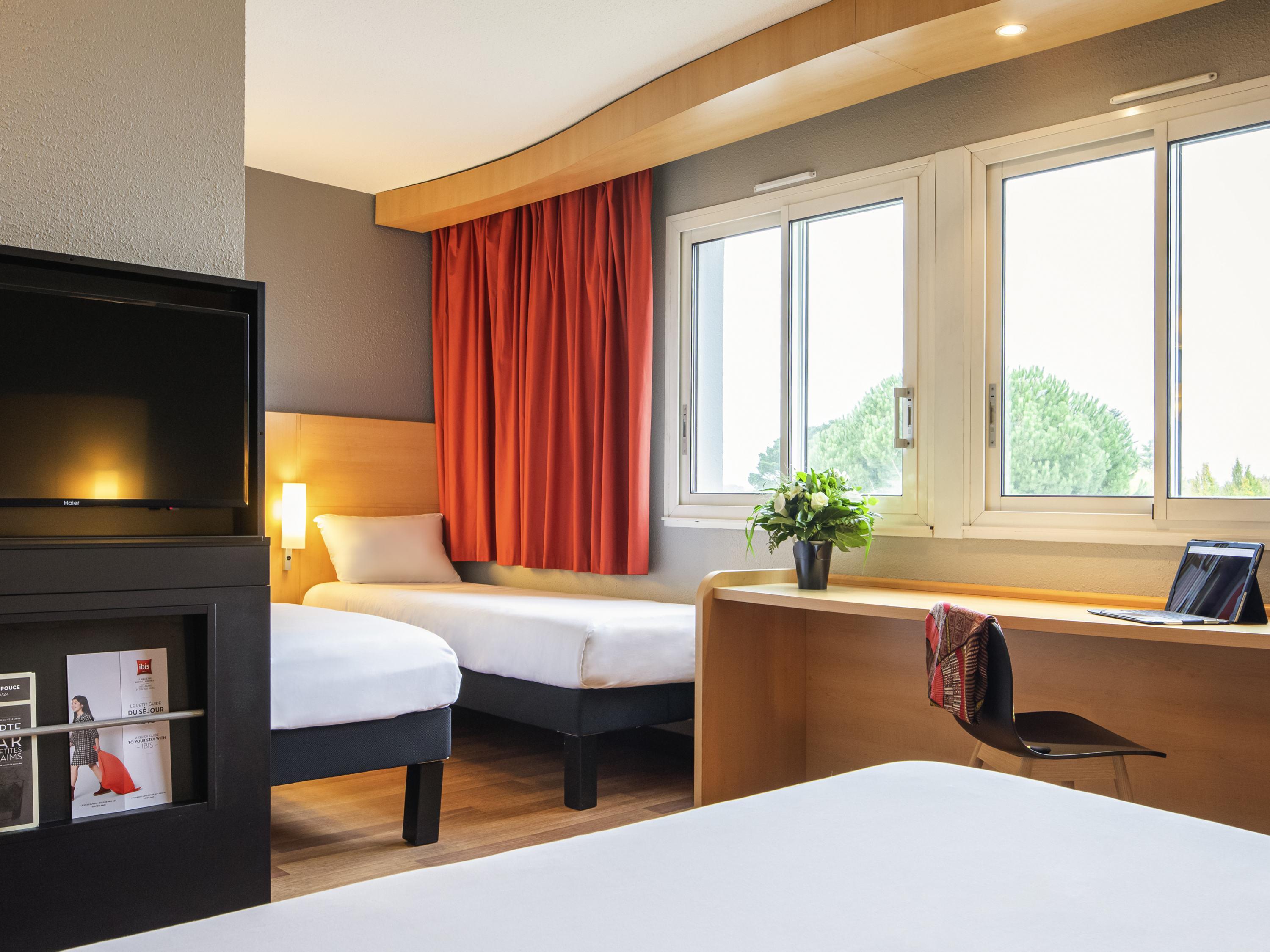 ibis Quimperle Room Type - Standard Room with 1 double bed and twin beds
