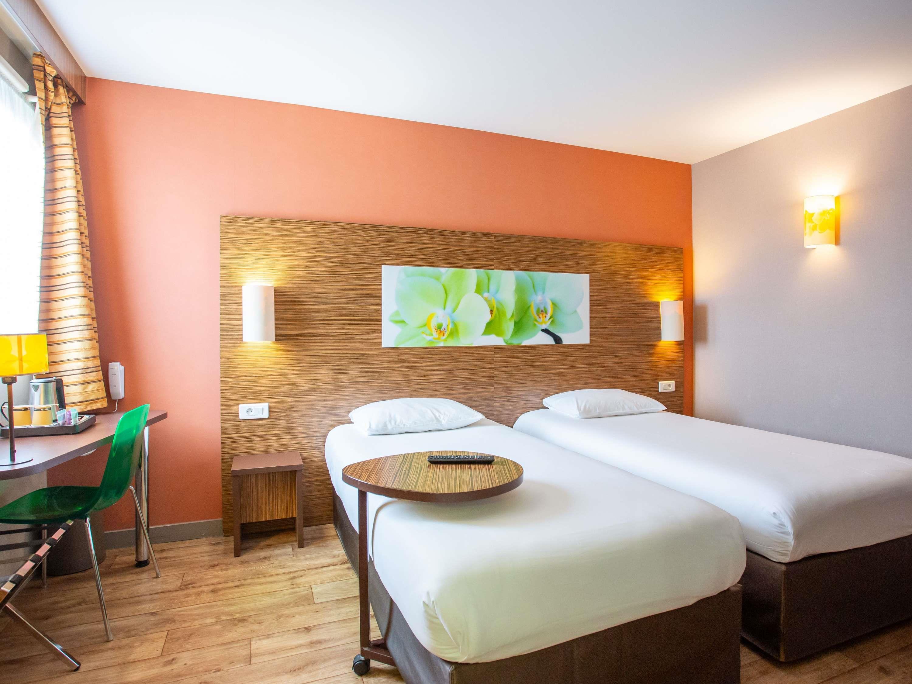 ibis Styles Bourges Room Type - Standard Room with 2 single beds