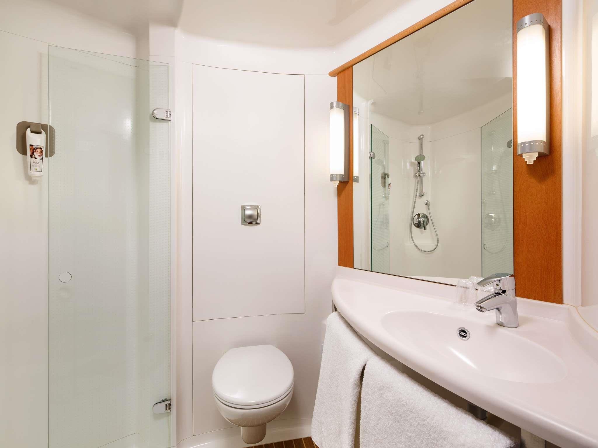 ibis Beauvais Aeroport Room Type - Standard Room with a double bed