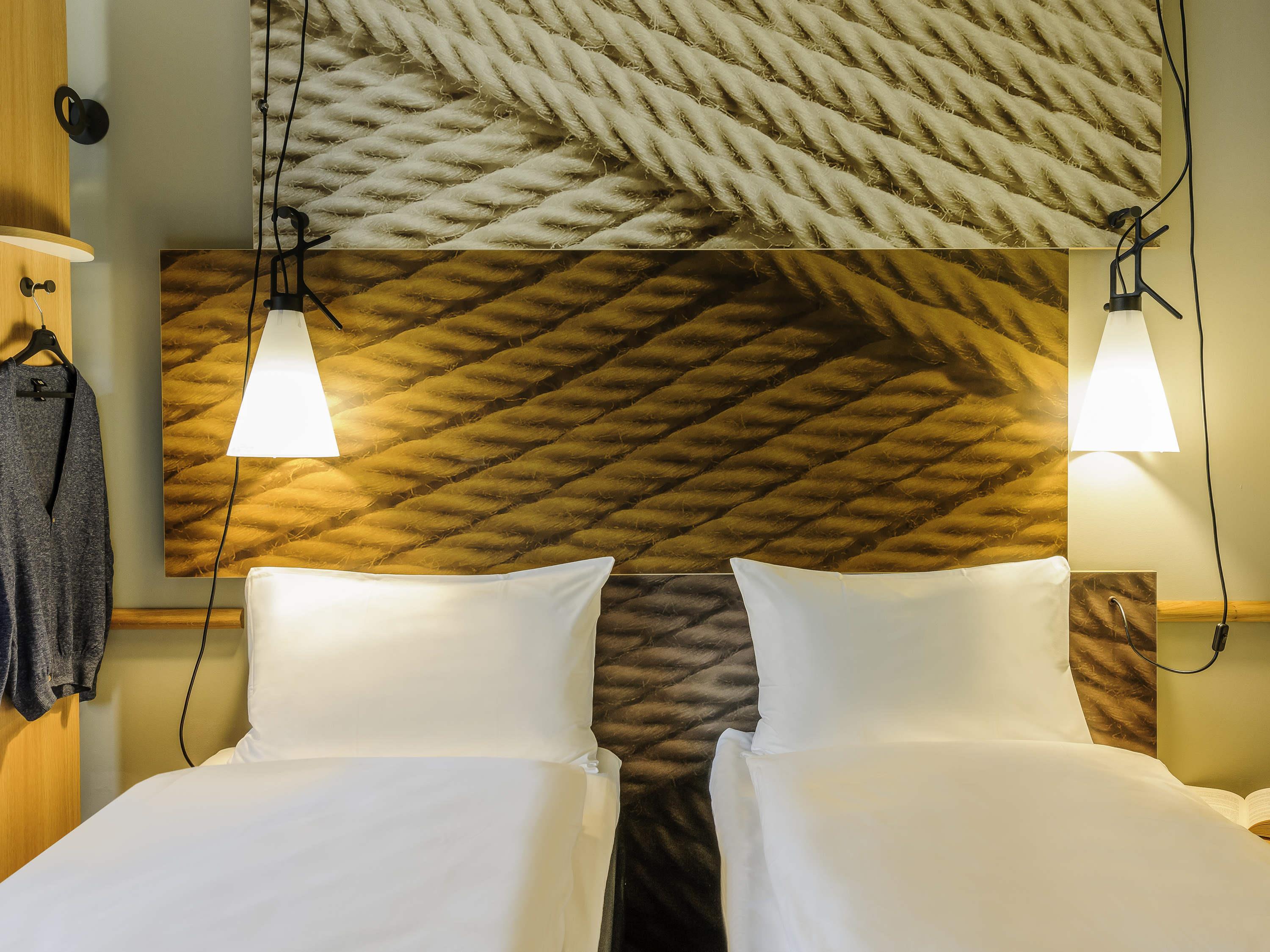 ibis Muenchen City West Room Type - Standard Room with 2 single beds