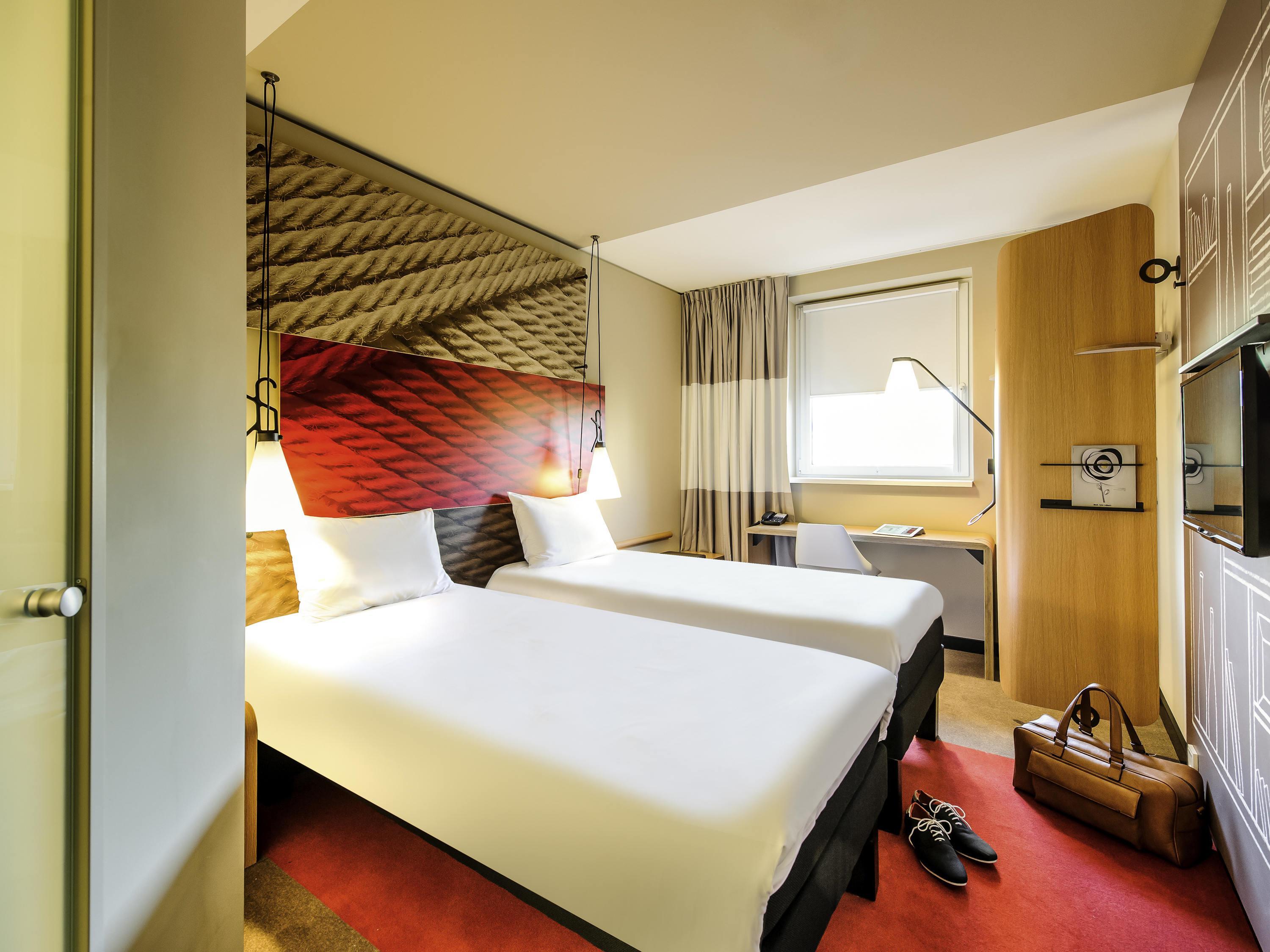 ibis Muenchen City West Room Type - Standard Room with 2 single beds
