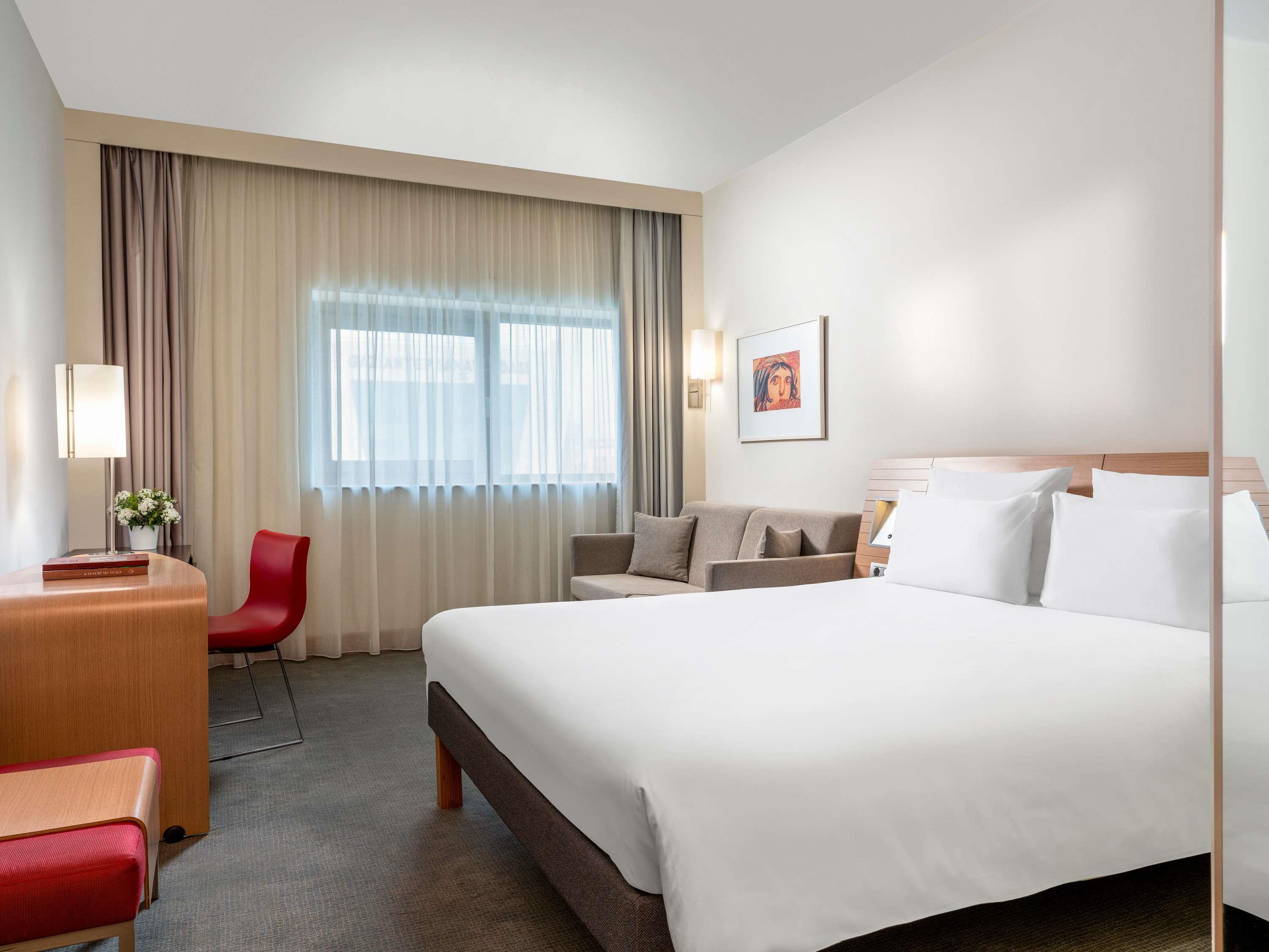Novotel Gaziantep Room Type - Superior Room with 1 queensize bed and sofa