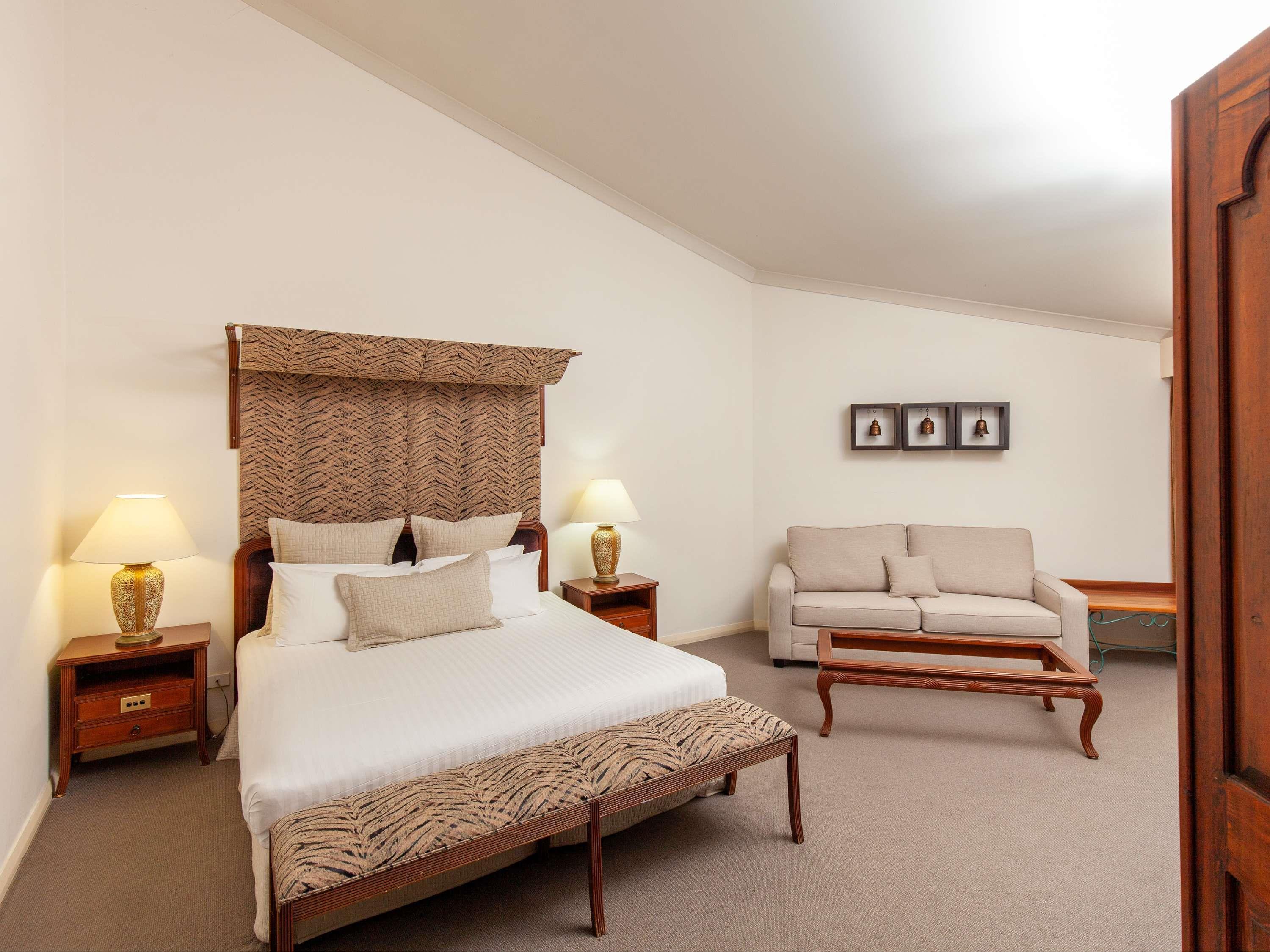 Mercure Hunter Valley Gardens Room Type - Deluxe 1 King Bed and Spa
