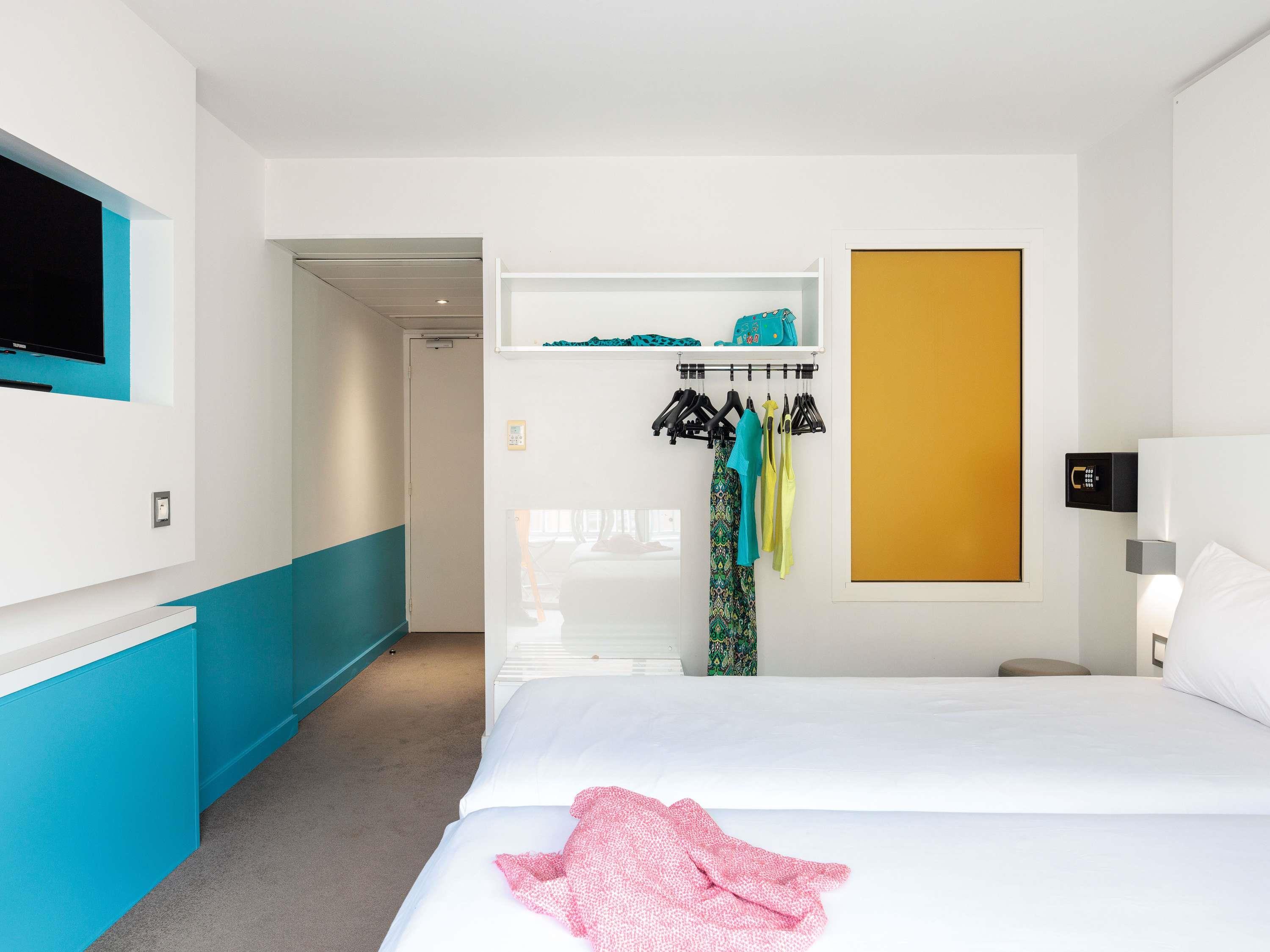 ibis Styles Menton Centre Room Type - 2-bed room (100 x 200) with balcony