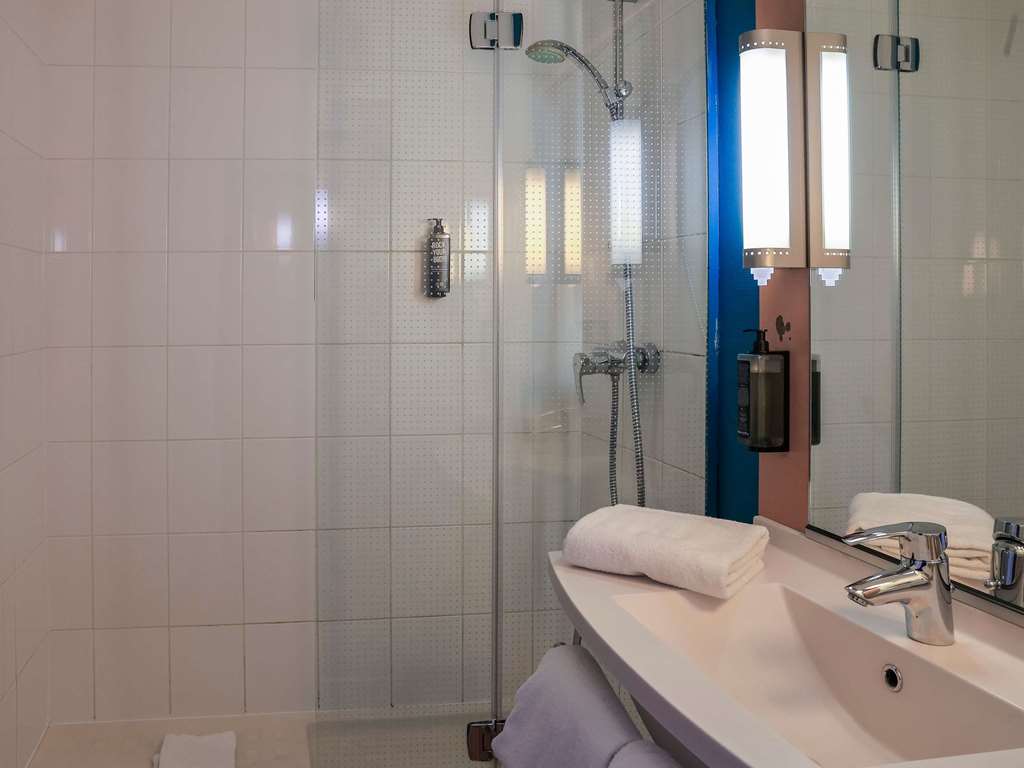 ibis Lille Lomme Centre - Tap to explore photos