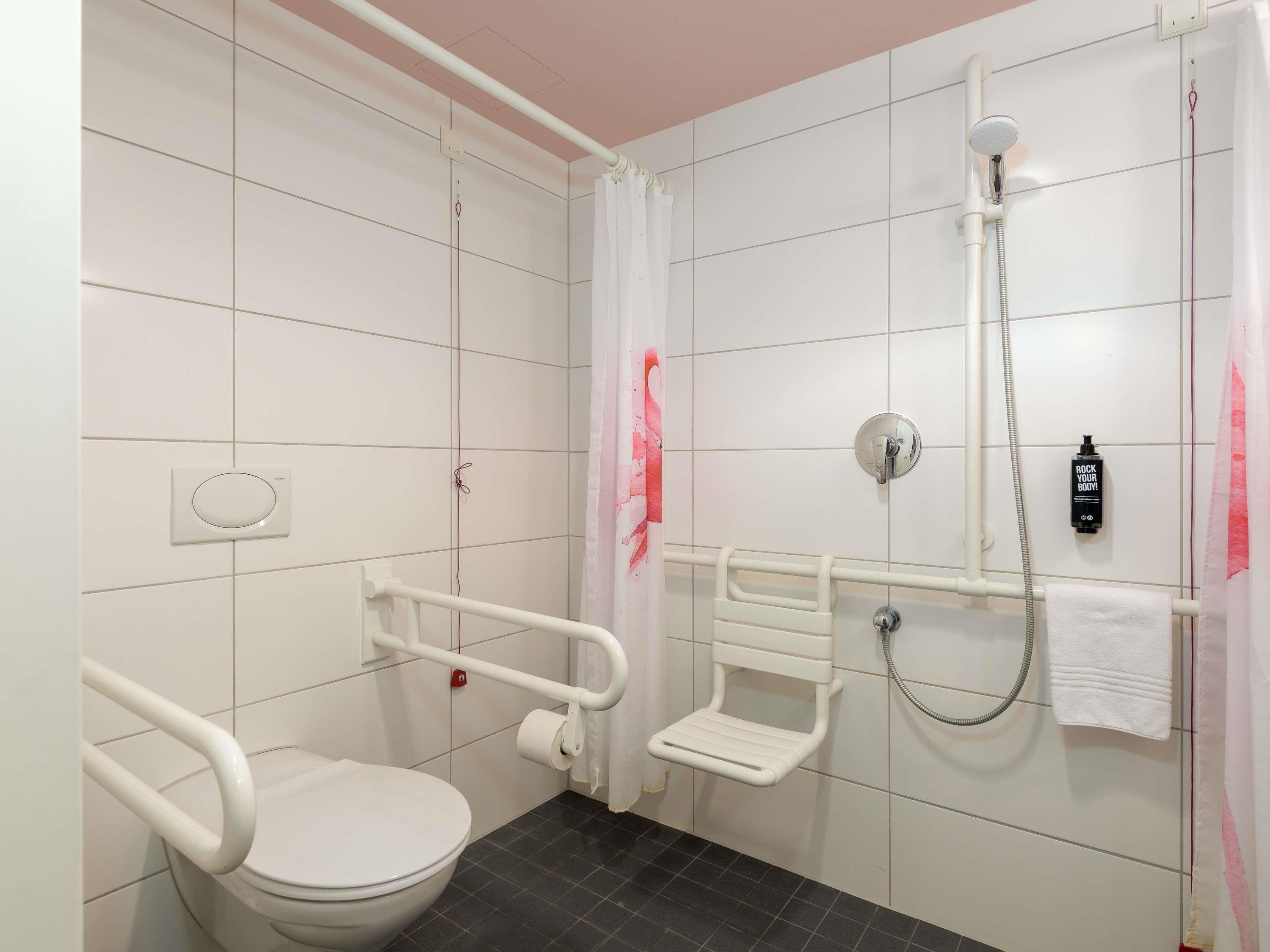 ibis Konstanz Room Type - Standard accessible room with two separate beds
