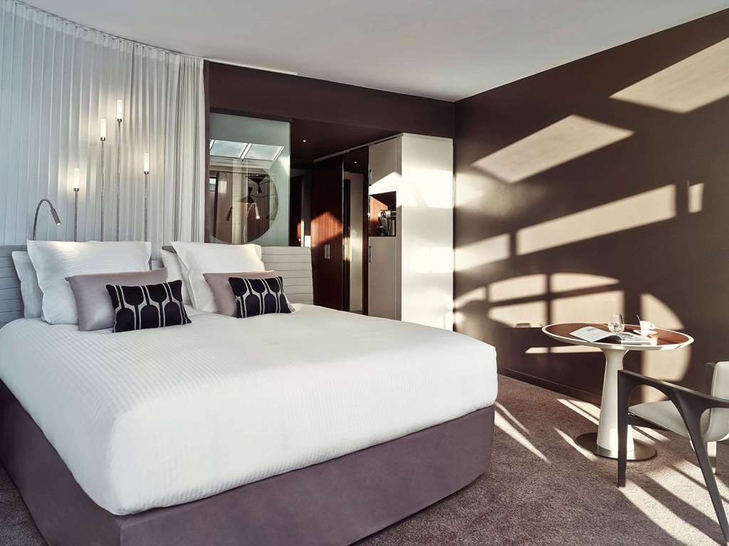 MOLITOR PARIS BY MGALLERY Room Type - DELUXE FAMILY ROOM, 2 King size beds, two connecting rooms, pool view