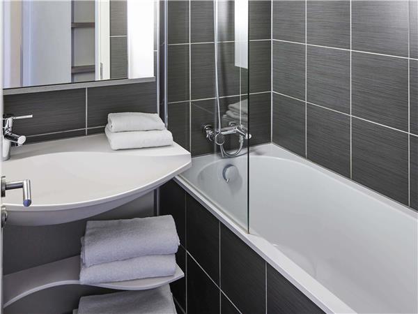 Large apartment with 1 bedroom for 4 people