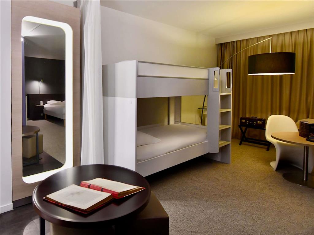 ibis Styles Brest Centre Port - Tap to explore photos