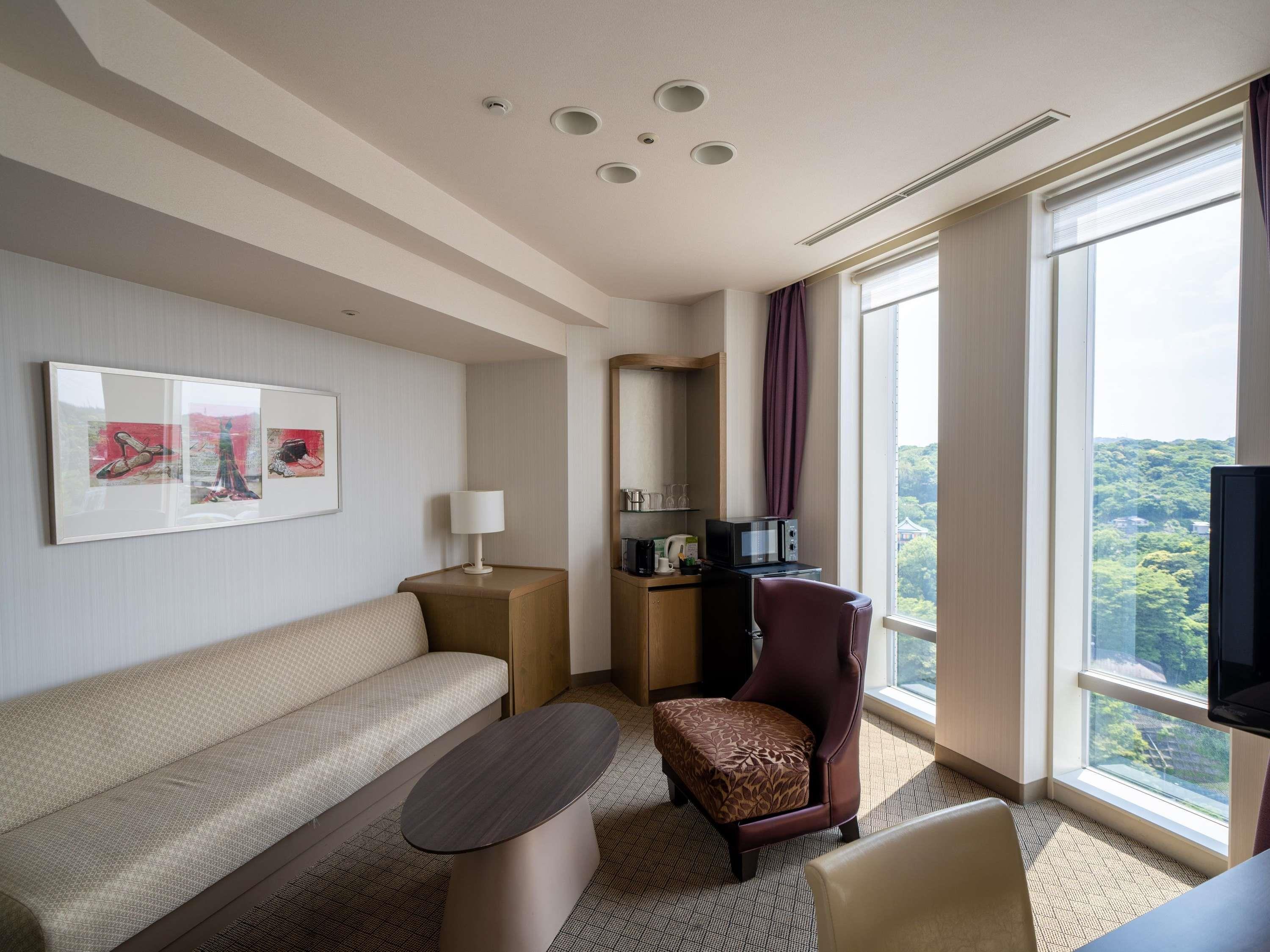 Mercure Yokosuka Room Type - Deluxe Non Smoking Room with 1 Kingsize bed and Sofa