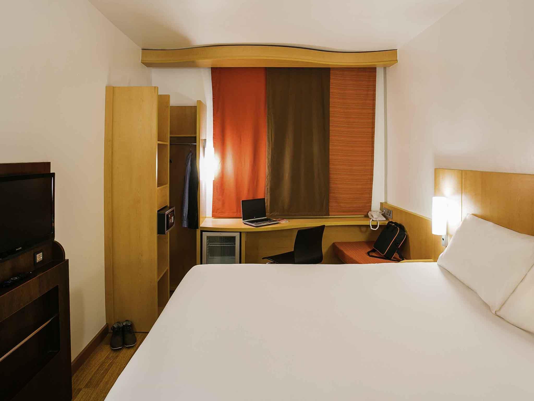Hotel ibis Lagos Ikeja Room Type - Room with 1 double bed equipped with the new bedding