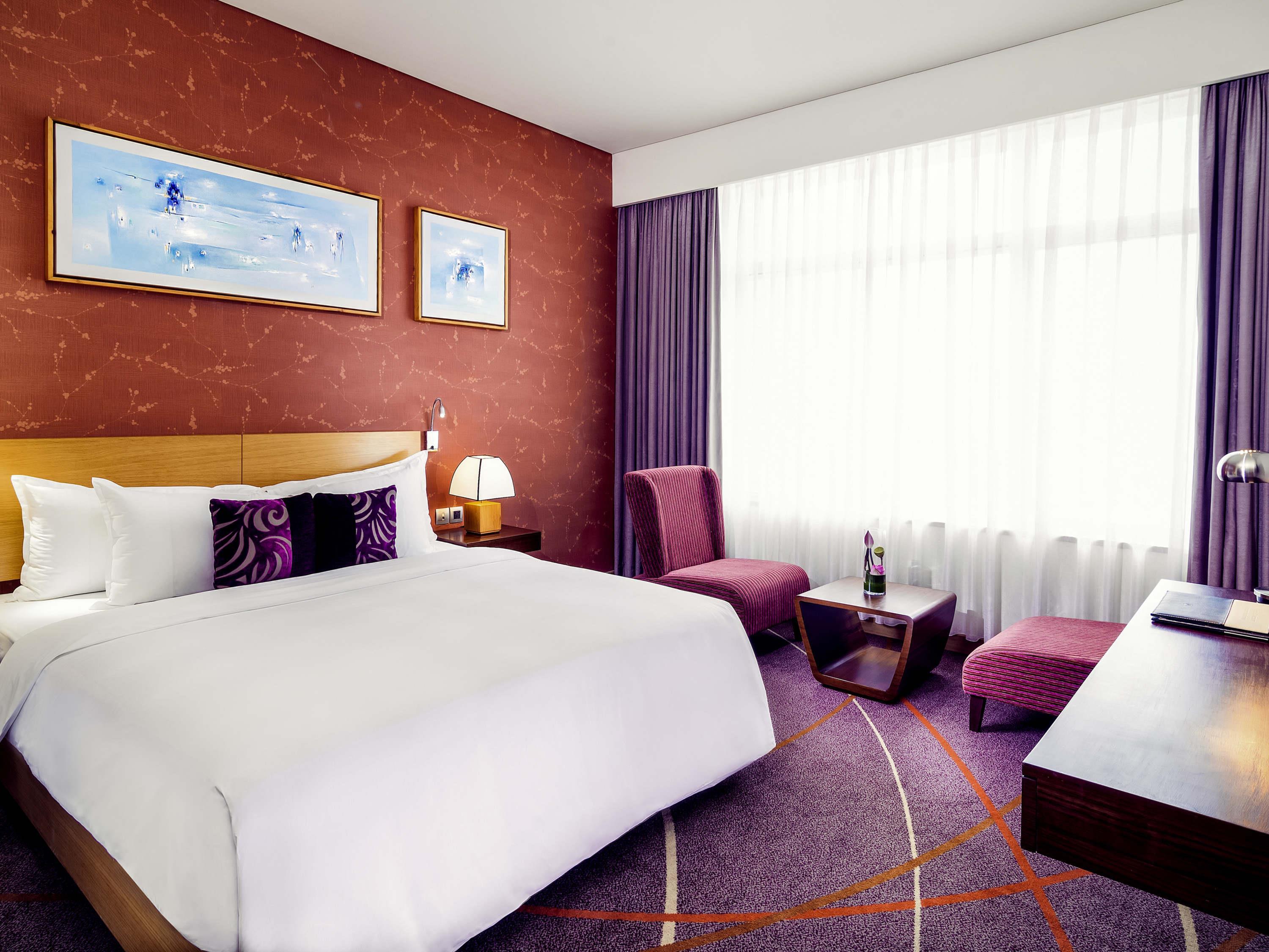 Grand Mercure Danang Room Type - Deluxe Queen, River view, High Floor with Privilege Lounge access