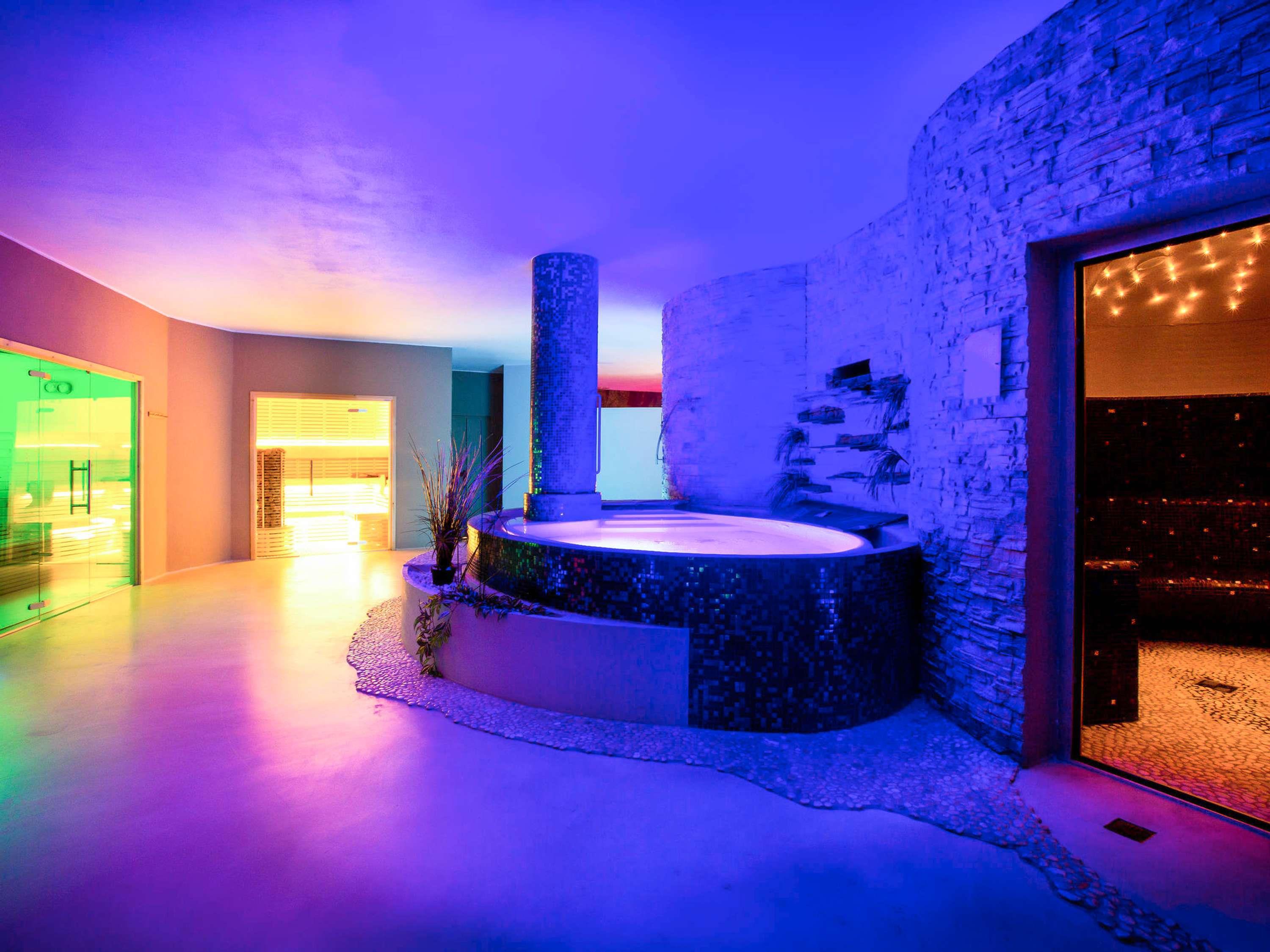 Mercure Olbia - Tap to explore photos