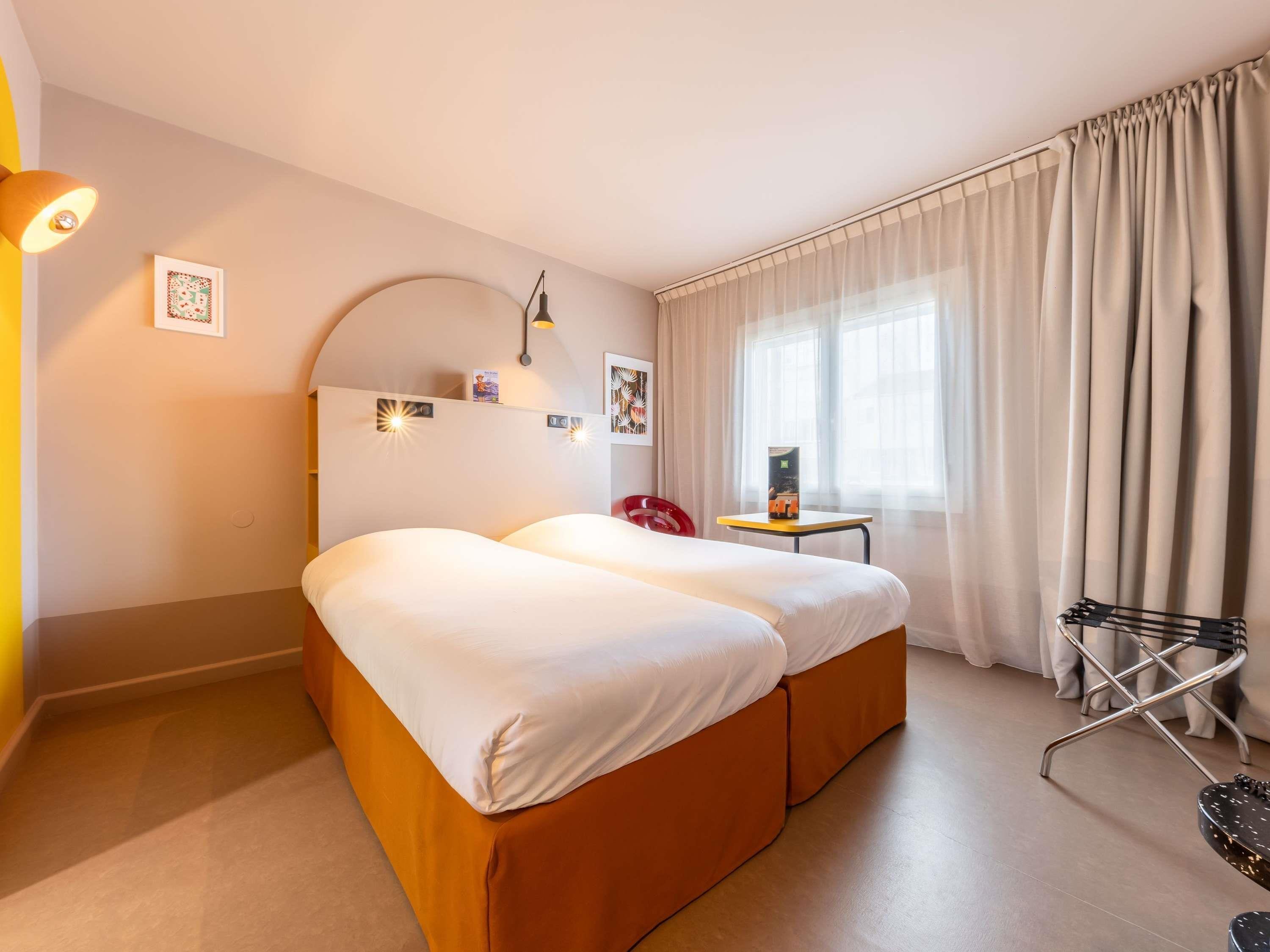 ibis Styles Marseille Castellane Room Type - Standard Room with two single beds