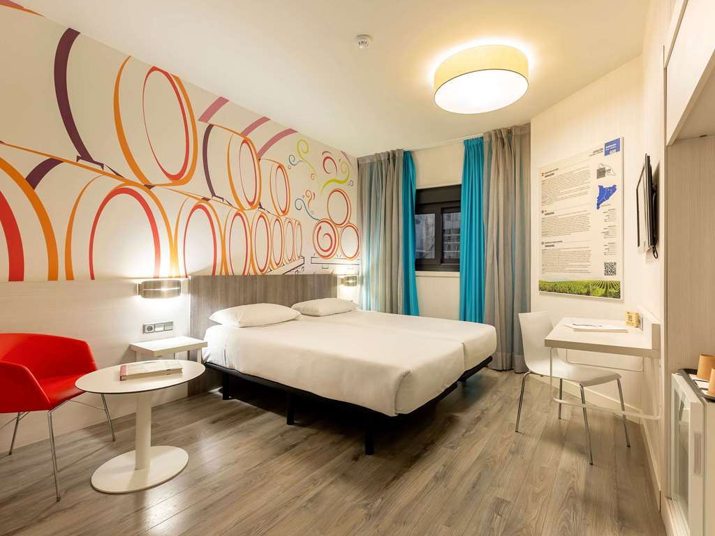 Hotel ibis Styles Madrid Prado - Tap to explore photos