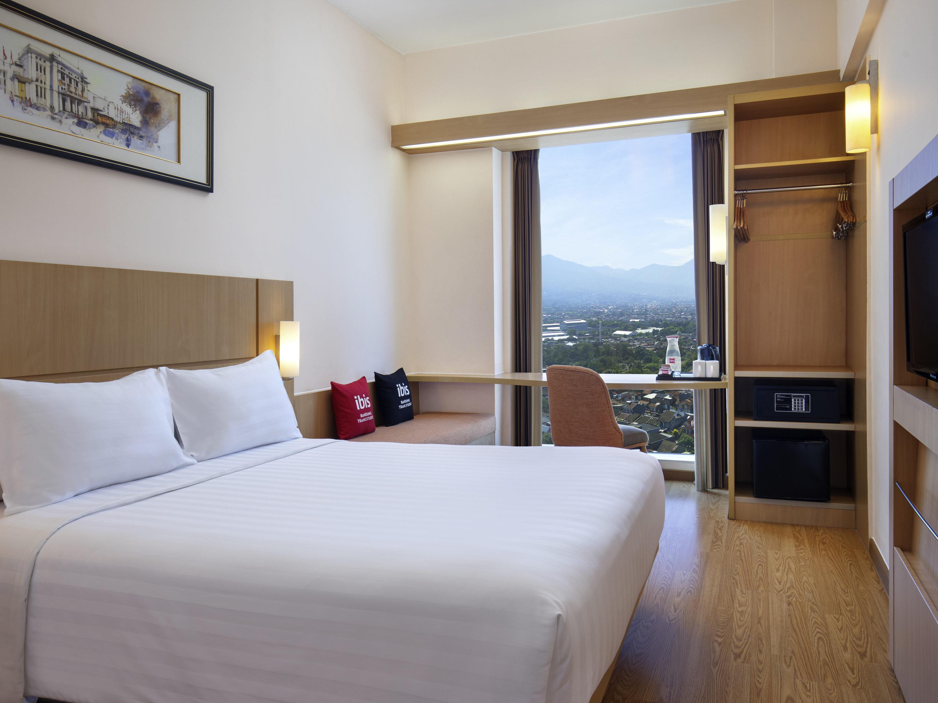 IBIS BANDUNG TRANS STUDIO Room Type - Superior Room with 1 queensize bed