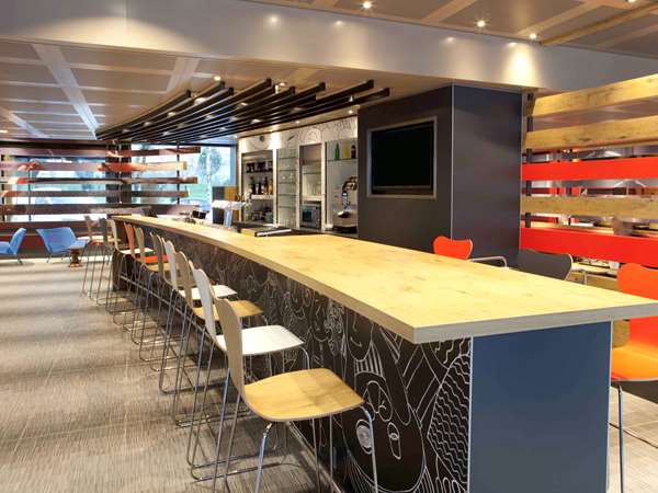 On-Site,Bar/Lounge