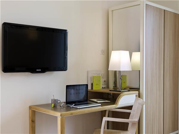 Studio for 3 people