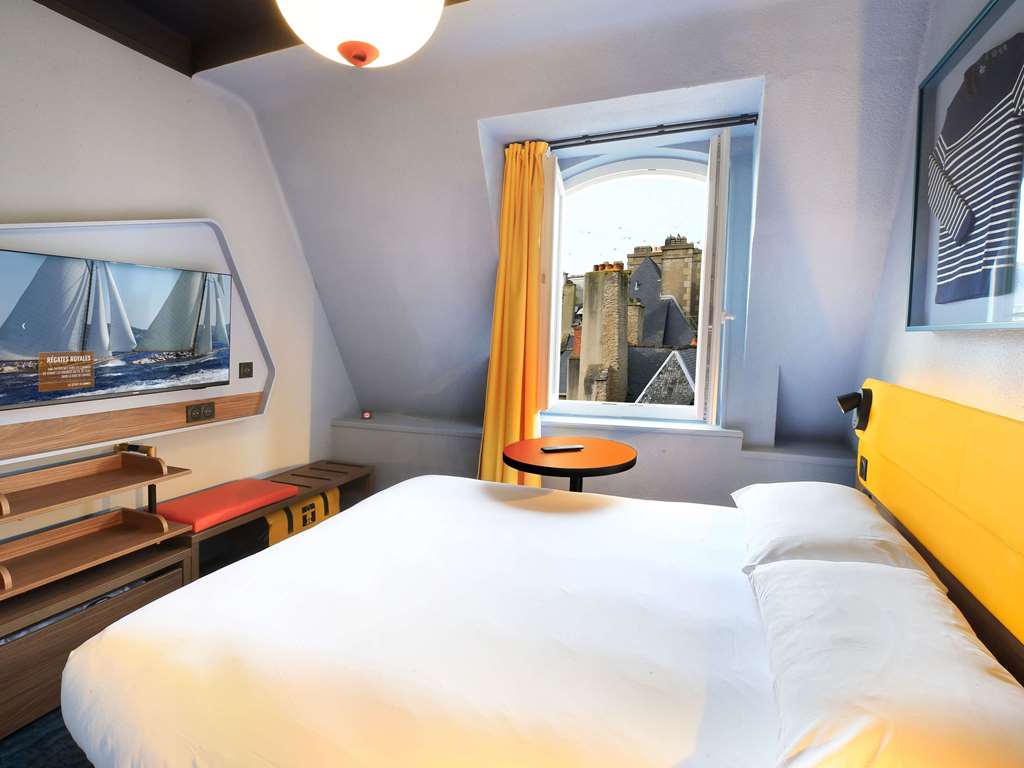 ibis Styles Saint-Malo Centre Historique - Tap to explore photos